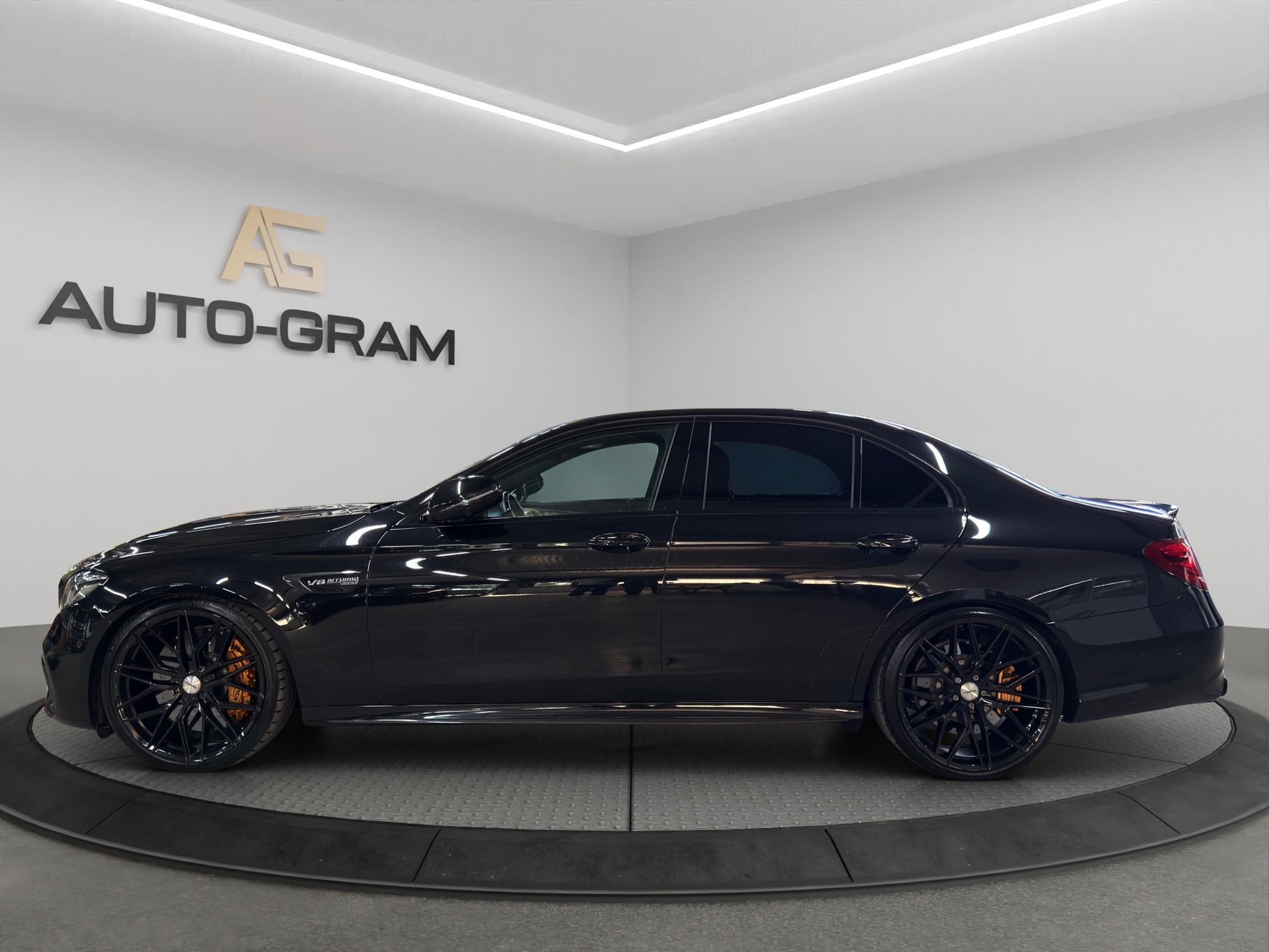 MERCEDES-BENZ E 63 AMG S 4Matic Speedshift MCT-showroom-element-1