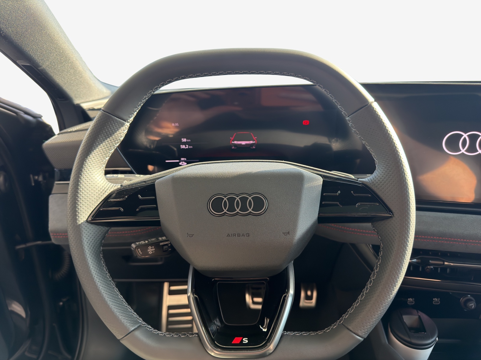 AUDI S6 Avant e-tron quattro-image-9