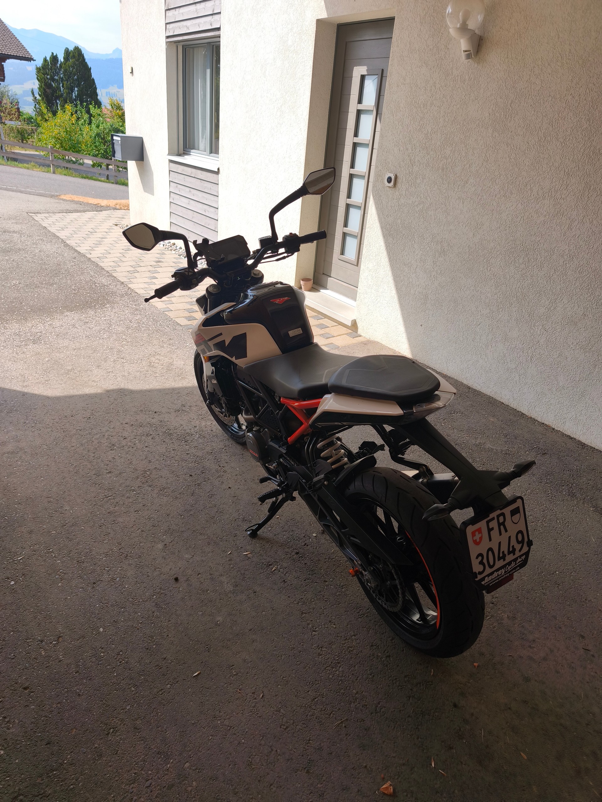 KTM 125 Duke ABS-image-1