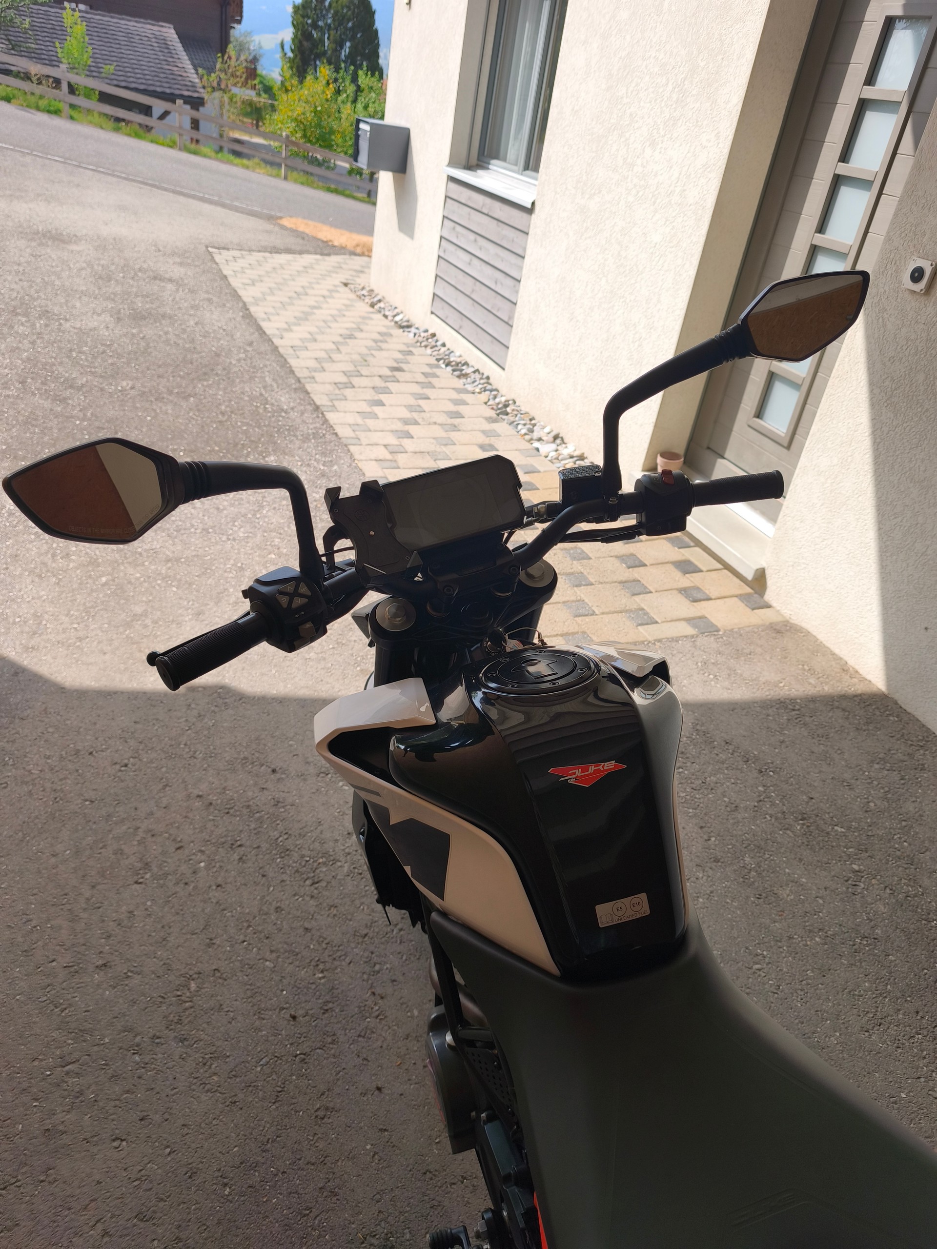 KTM 125 Duke ABS-image-2