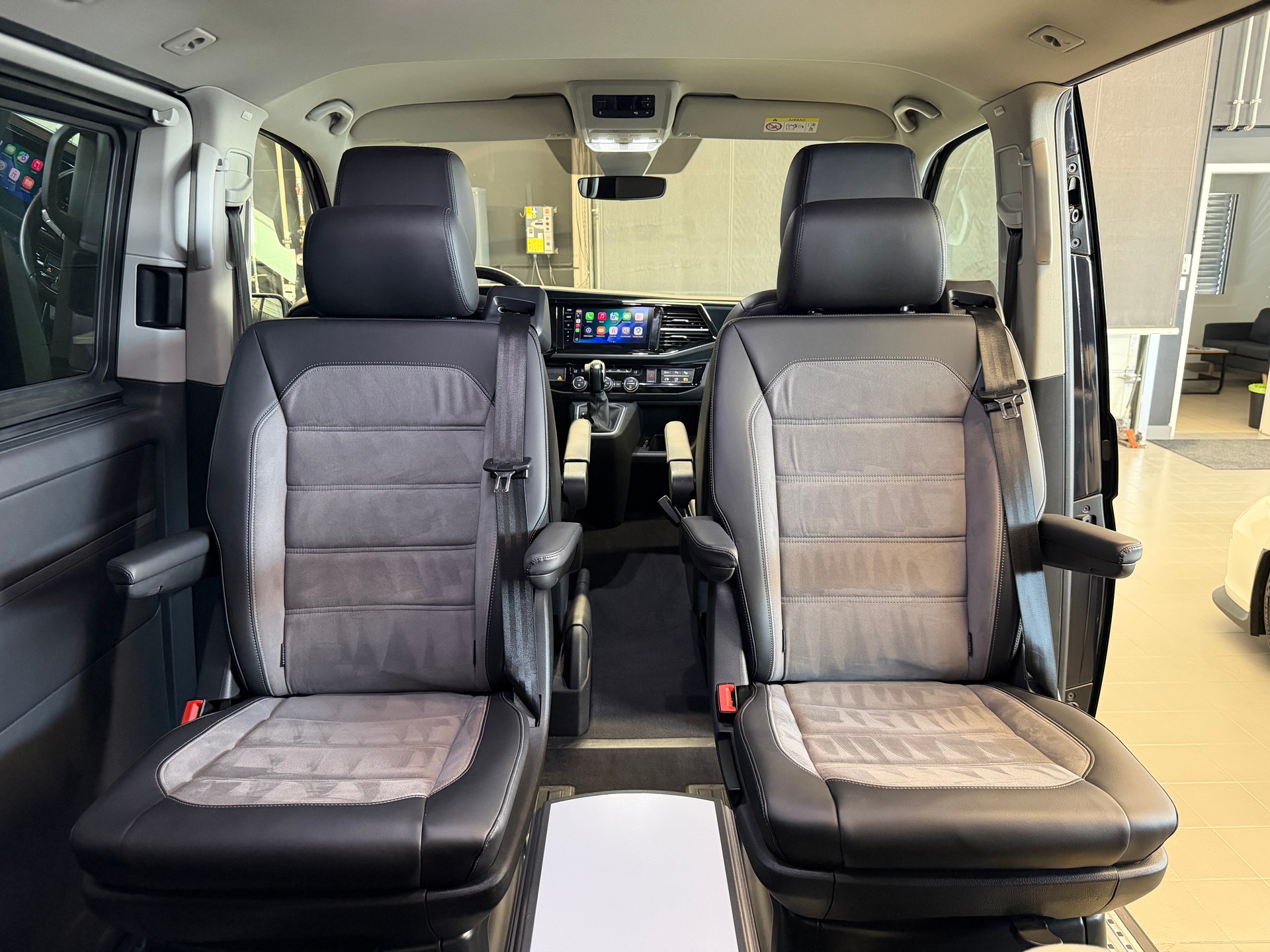 VW T6.1 Multivan 2.0 TDI Bulli Highline 4Motion DSG-image-27