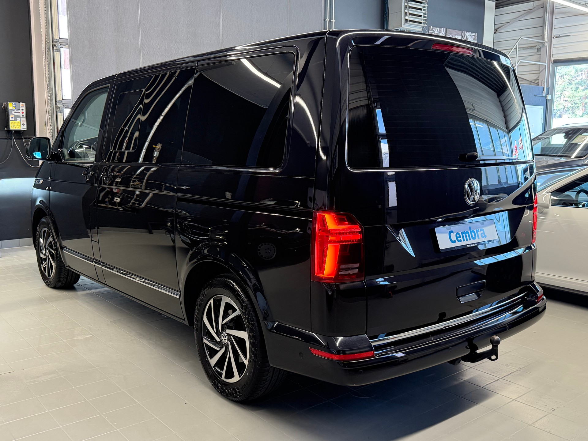 VW T6.1 Multivan 2.0 TDI Bulli Highline 4Motion DSG-image-4
