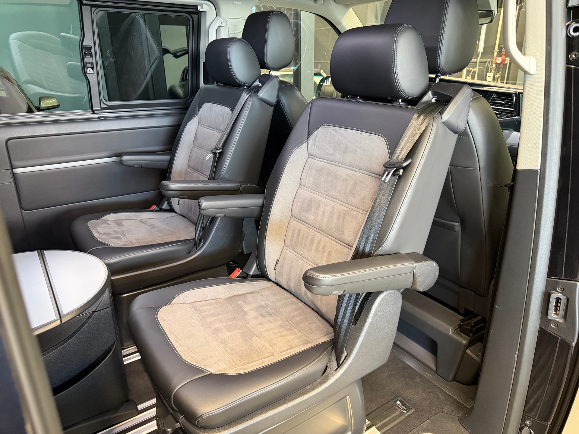 VW T6.1 Multivan 2.0 TDI Bulli Highline 4Motion DSG-image-26