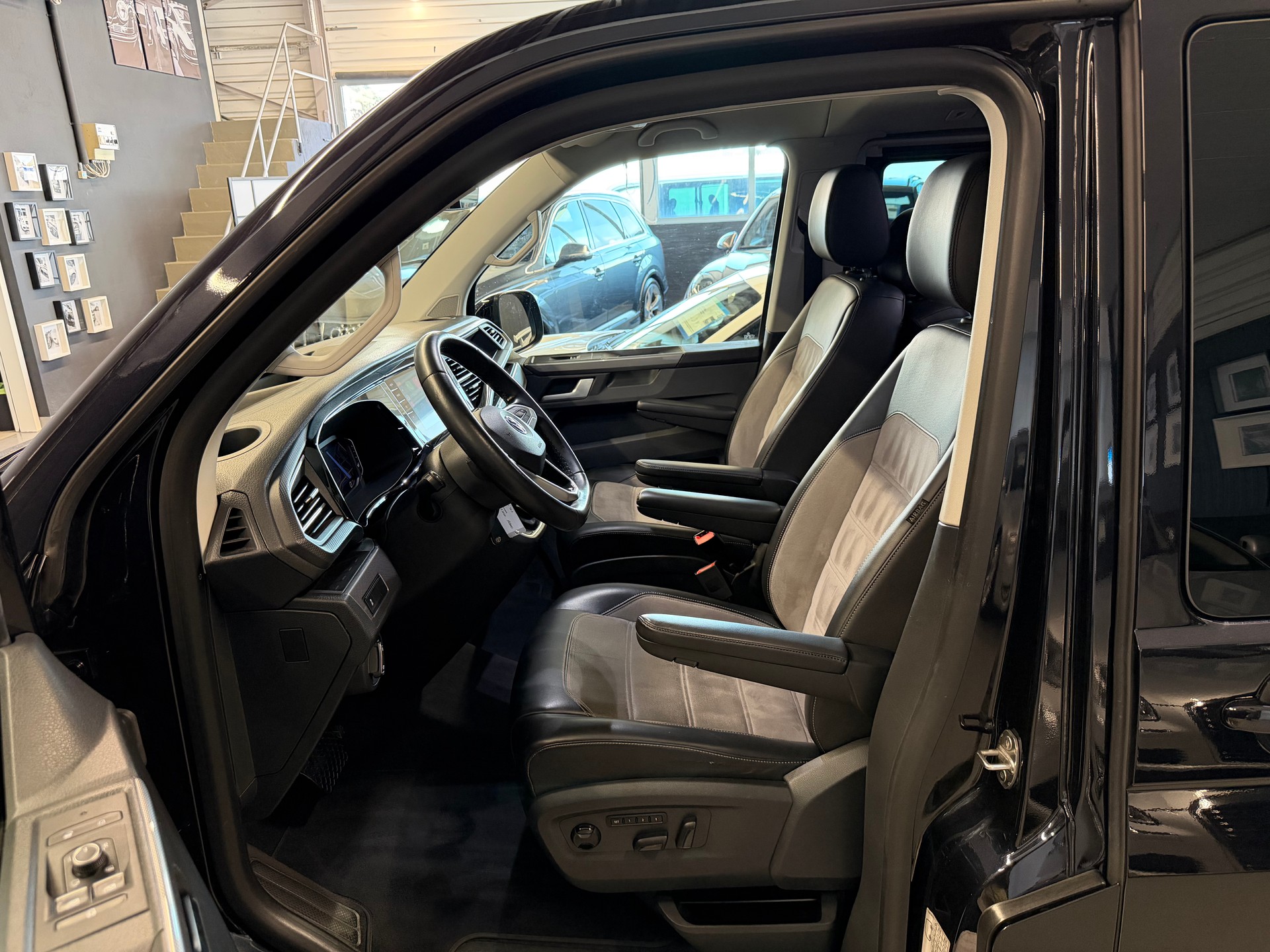 VW T6.1 Multivan 2.0 TDI Bulli Highline 4Motion DSG-image-8