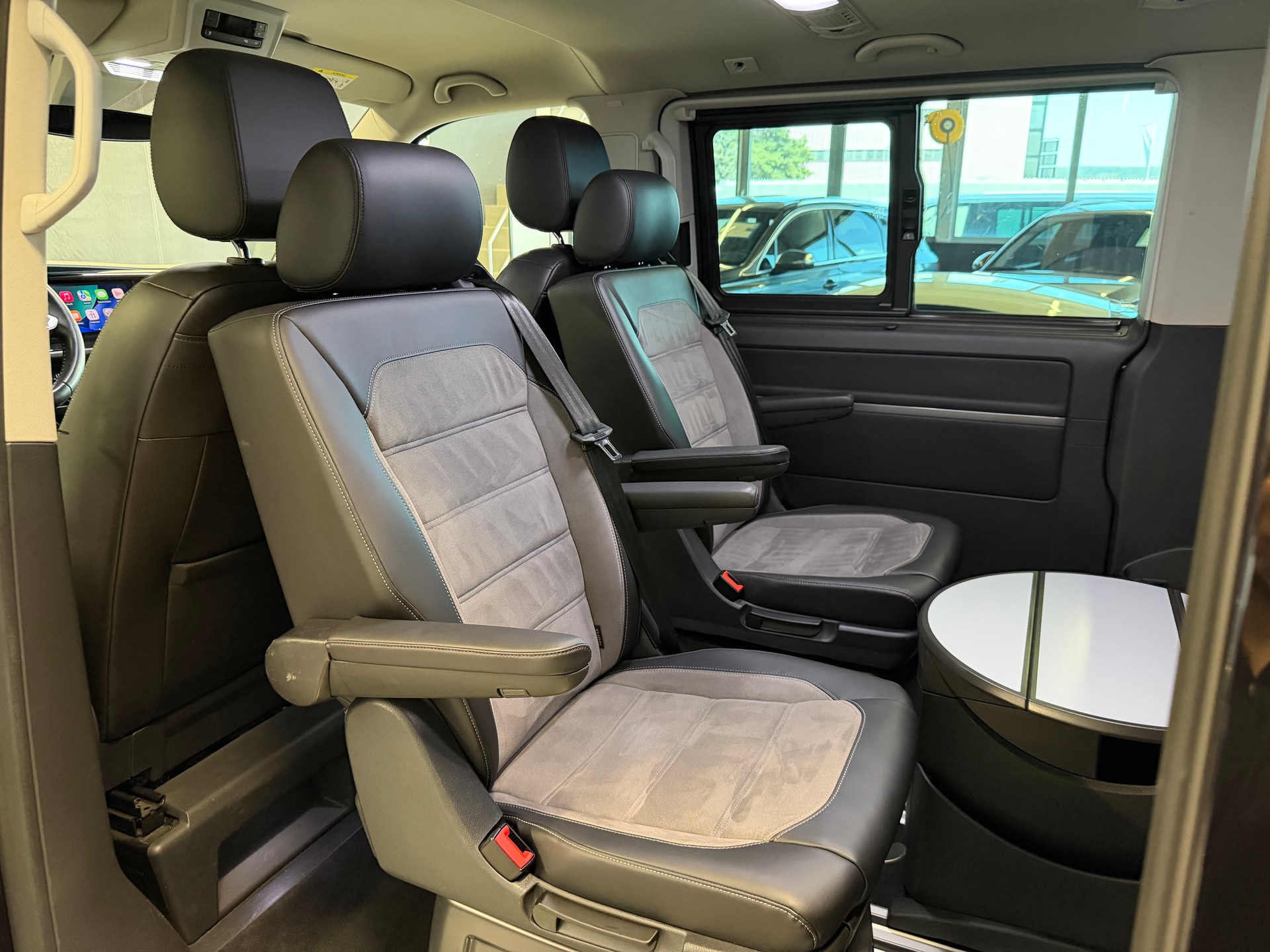 VW T6.1 Multivan 2.0 TDI Bulli Highline 4Motion DSG-image-23