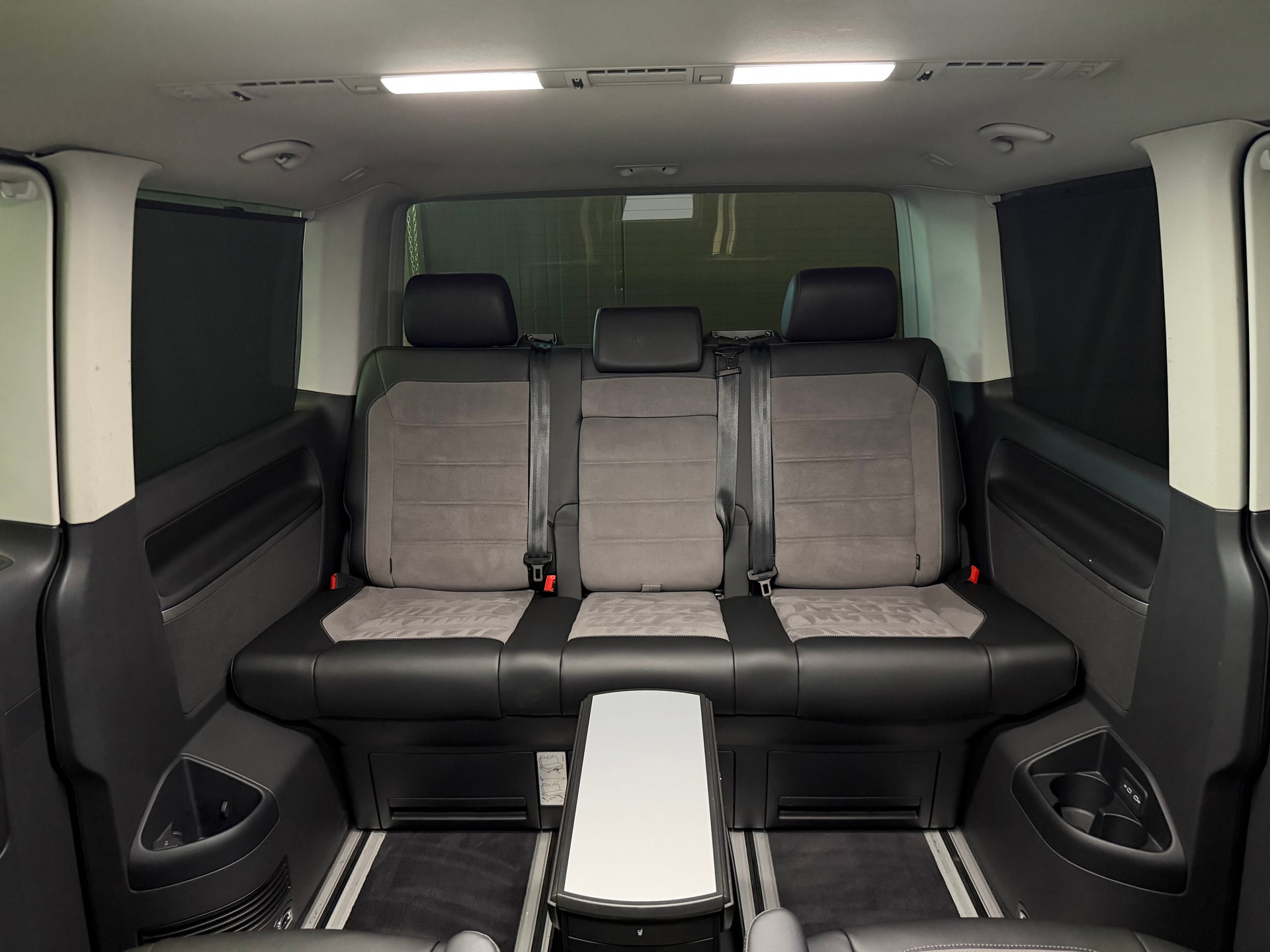VW T6.1 Multivan 2.0 TDI Bulli Highline 4Motion DSG-image-28