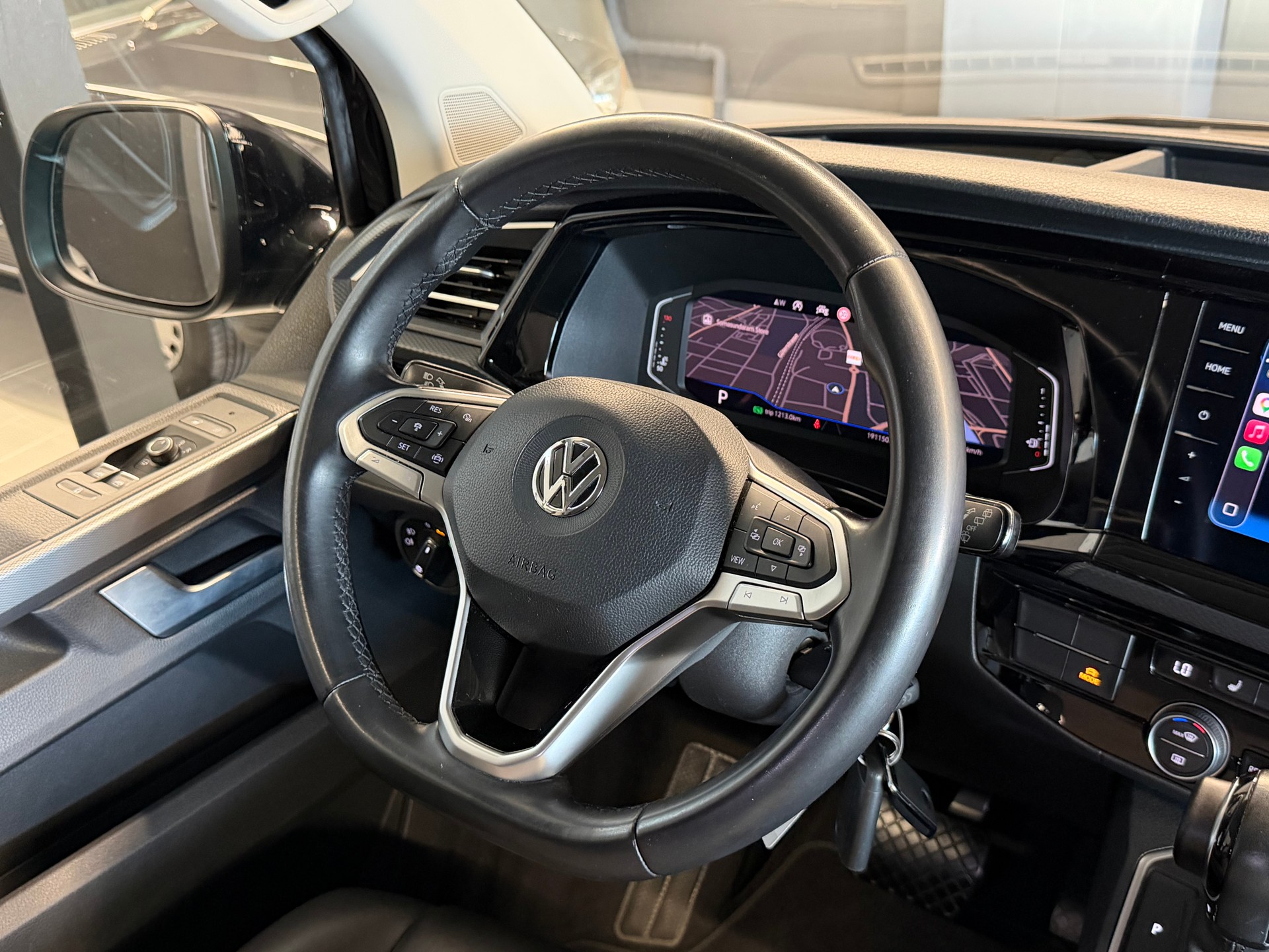 VW T6.1 Multivan 2.0 TDI Bulli Highline 4Motion DSG-image-18