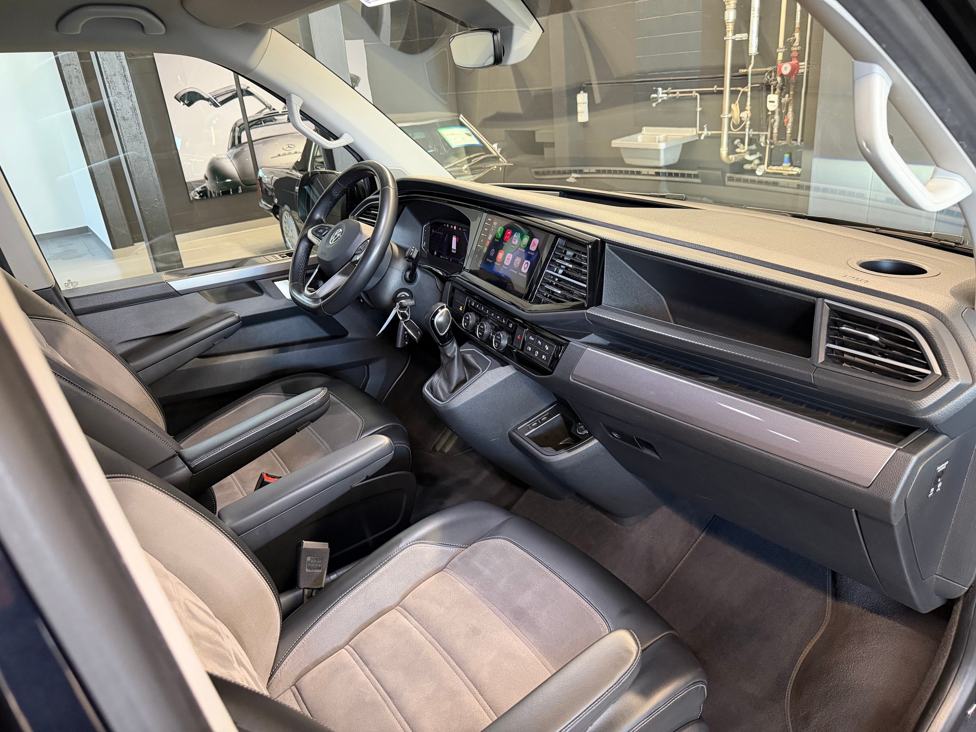 VW T6.1 Multivan 2.0 TDI Bulli Highline 4Motion DSG-image-11