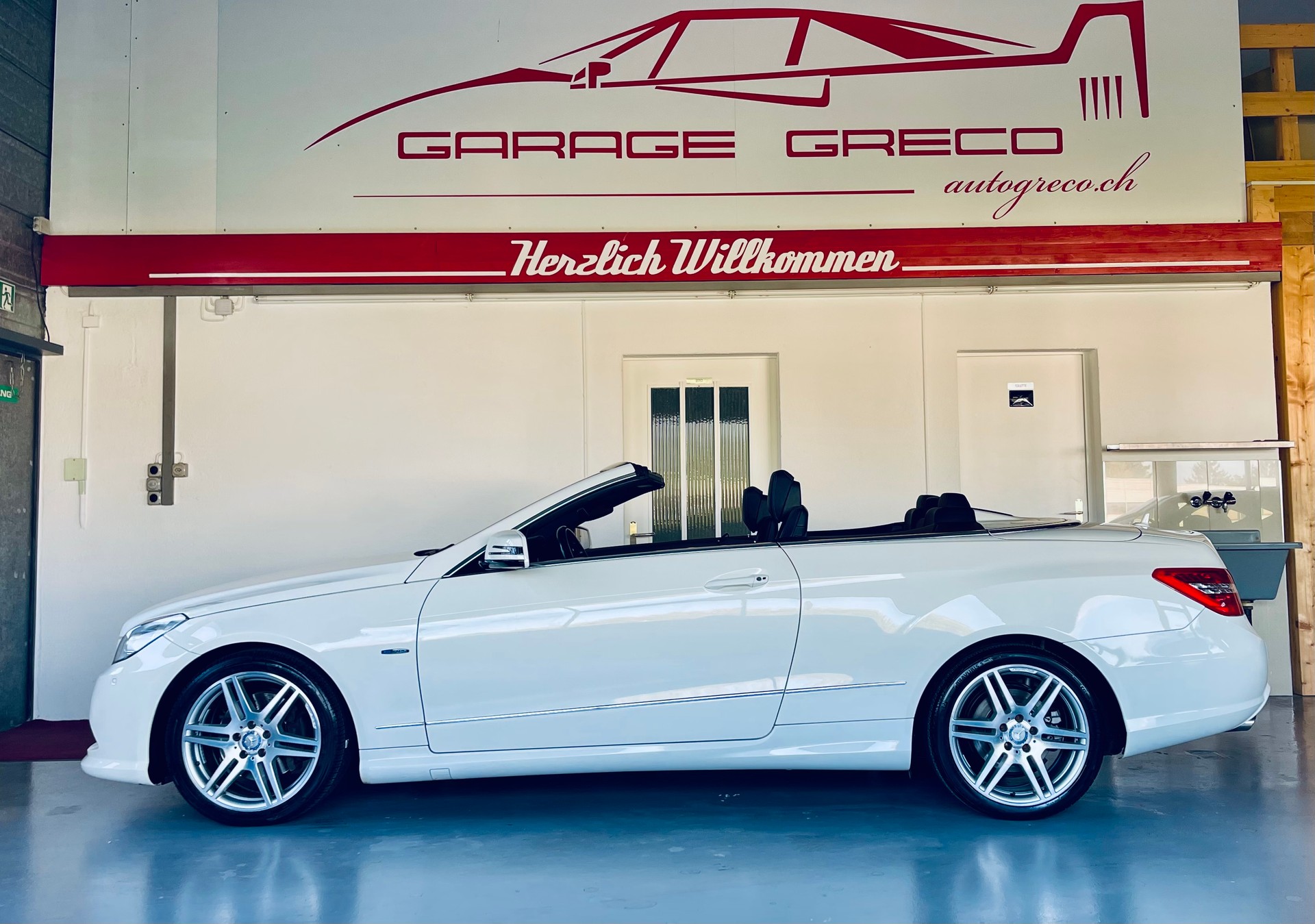 MERCEDES-BENZ E 350 CGI BlueEfficiency 7G-Tronic AMG LINE