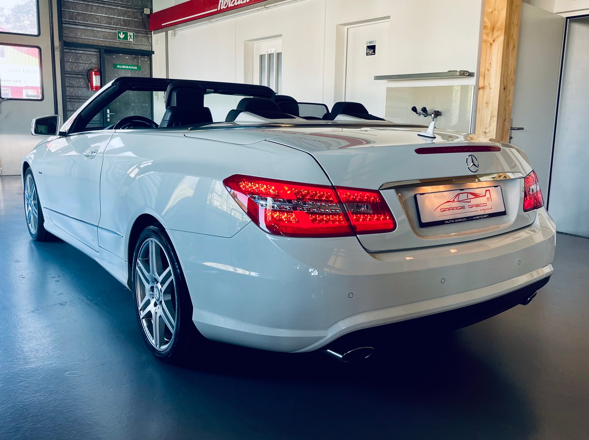 MERCEDES-BENZ E 350 CGI BlueEfficiency 7G-Tronic AMG LINE-image-5
