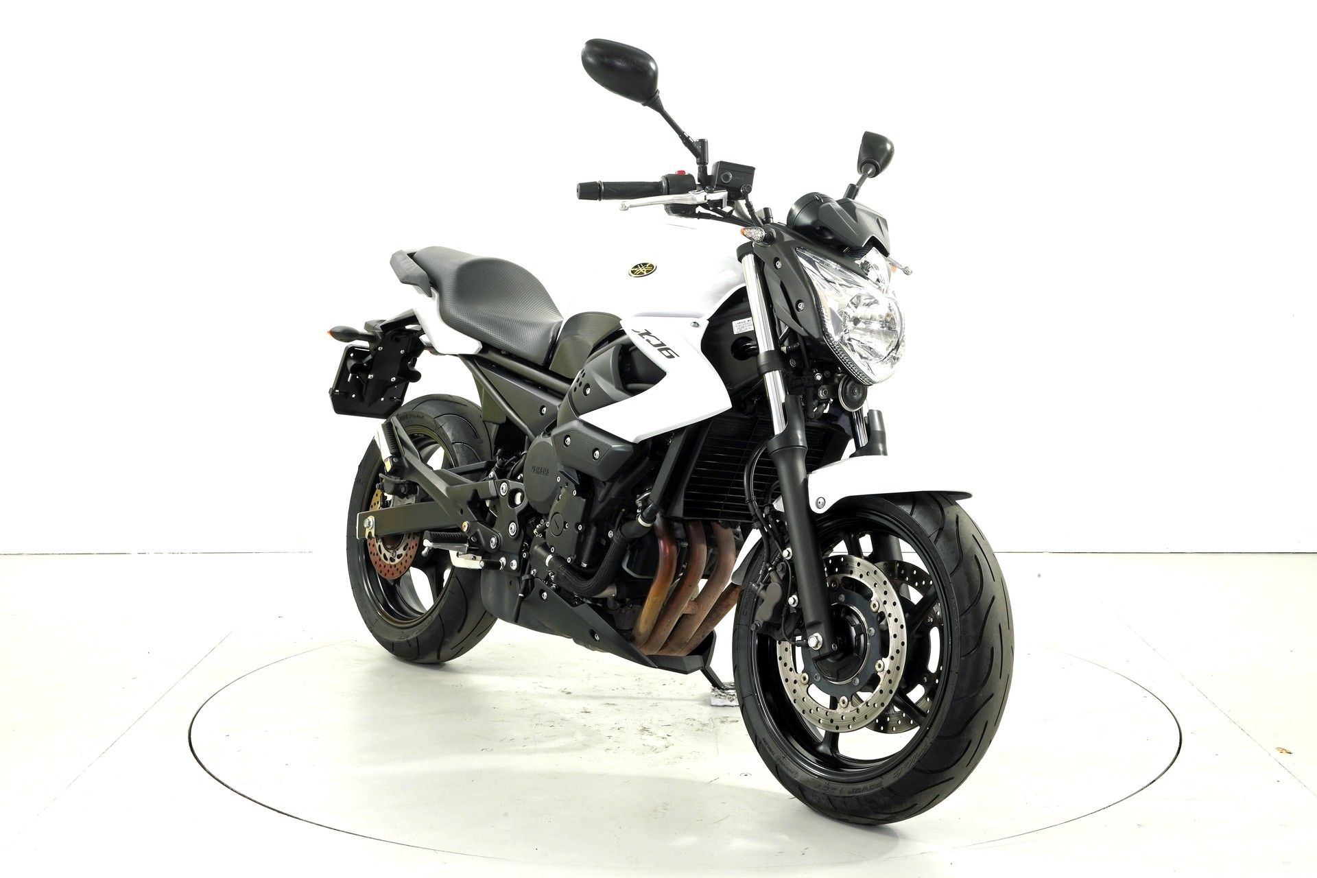 YAMAHA XJ6N ABS-image-1