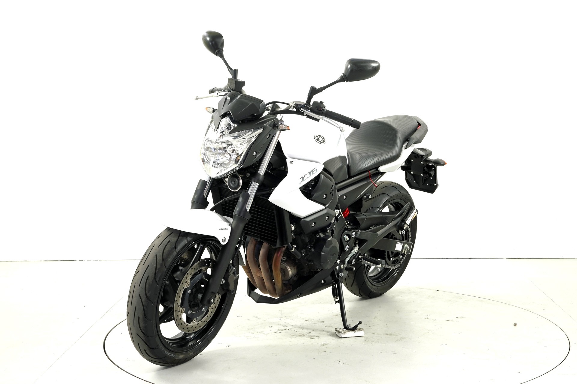YAMAHA XJ6N ABS-image-2