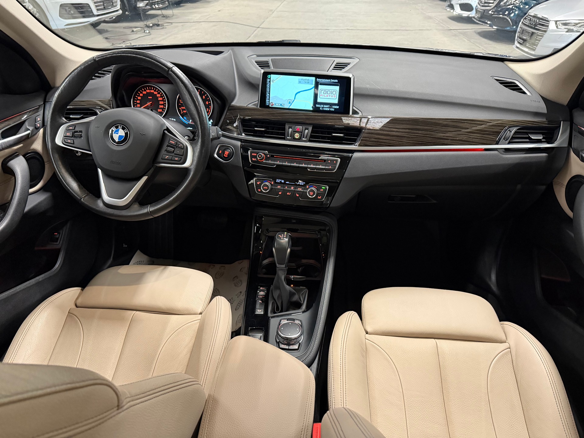 BMW X1 xDrive 25i xLine Steptronic-image-17