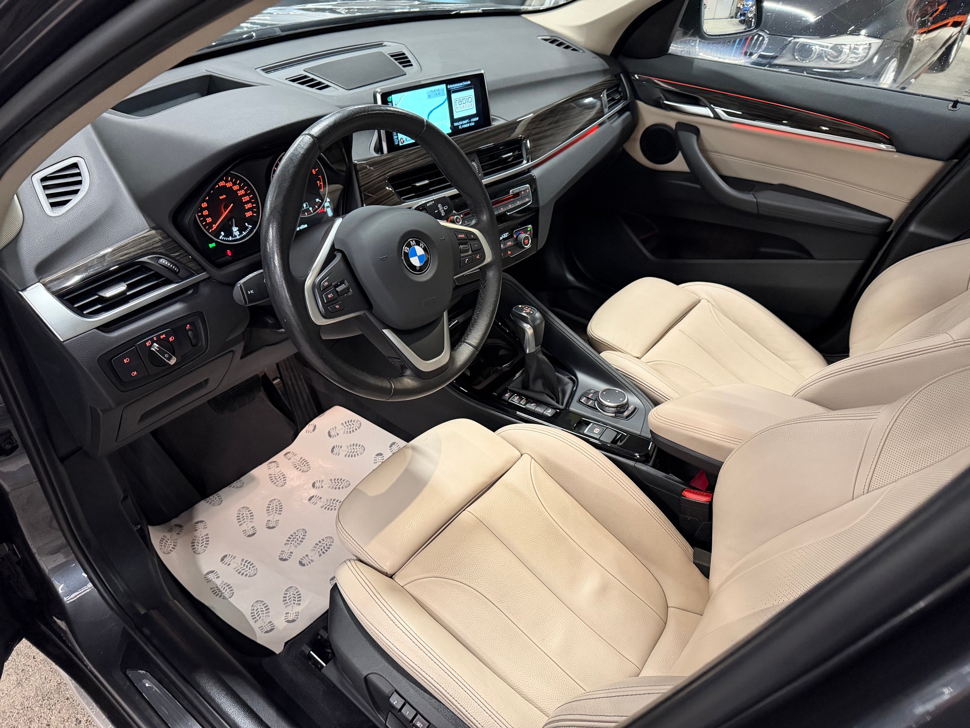 BMW X1 xDrive 25i xLine Steptronic-image-8