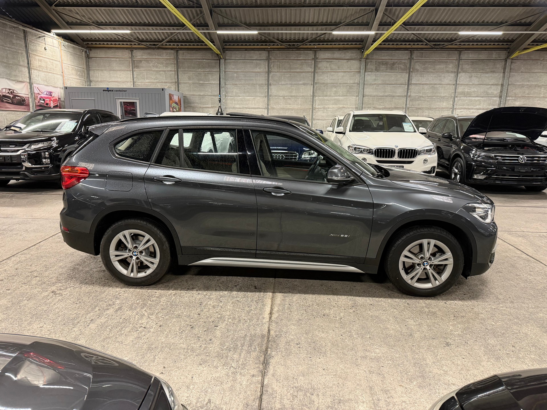 BMW X1 xDrive 25i xLine Steptronic-showroom-element-1