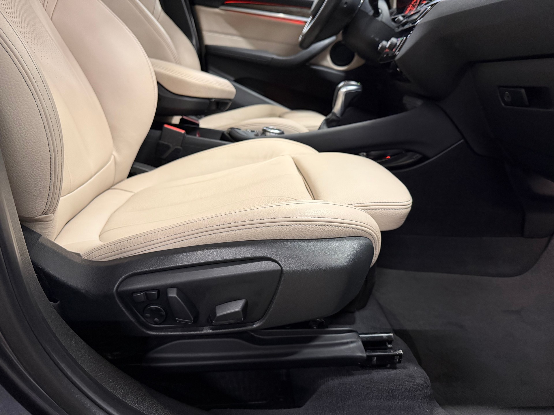 BMW X1 xDrive 25i xLine Steptronic-image-14