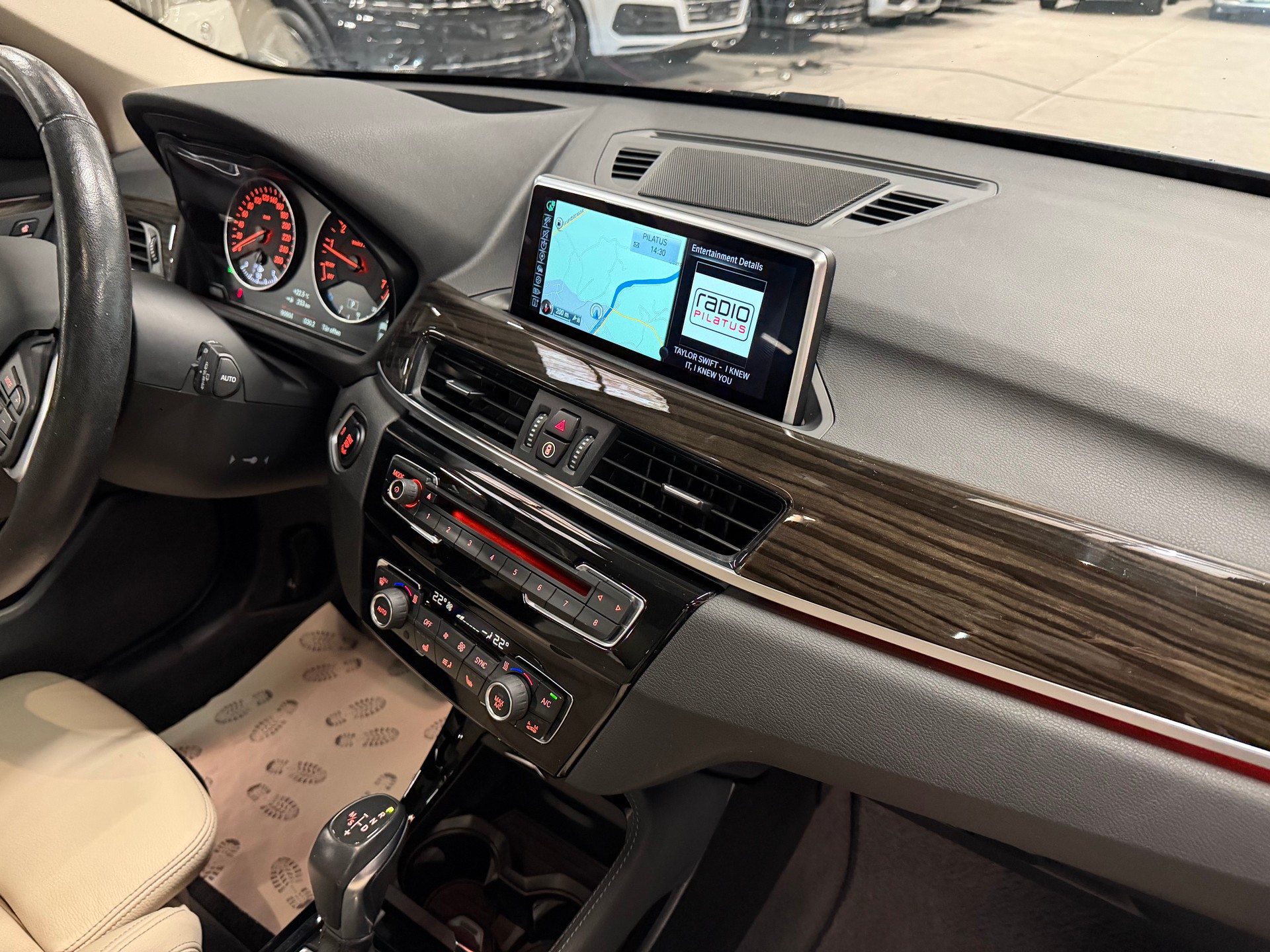 BMW X1 xDrive 25i xLine Steptronic-image-13