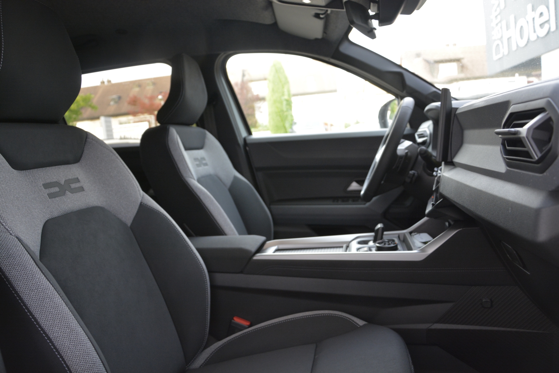 DACIA BIGSTER journey hybrid 150 4x4-image-7