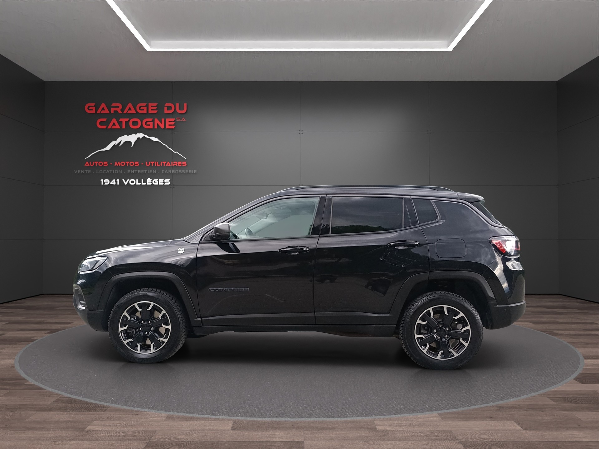 JEEP Compass 1.3 T PHEV Trailhawk AWD-showroom-element-3