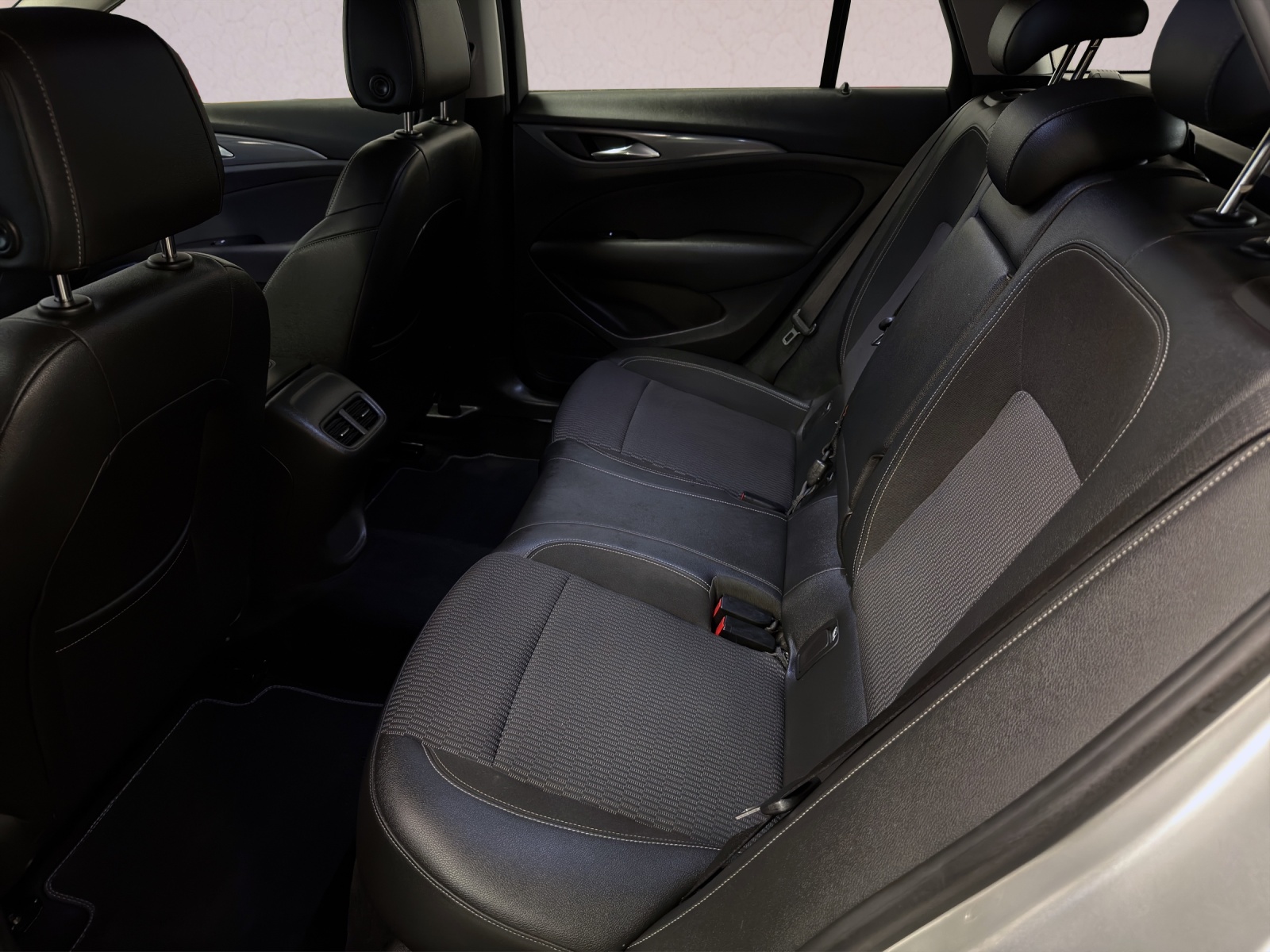 OPEL Insignia 1.5 T Sports Tourer Exclusive-image-8