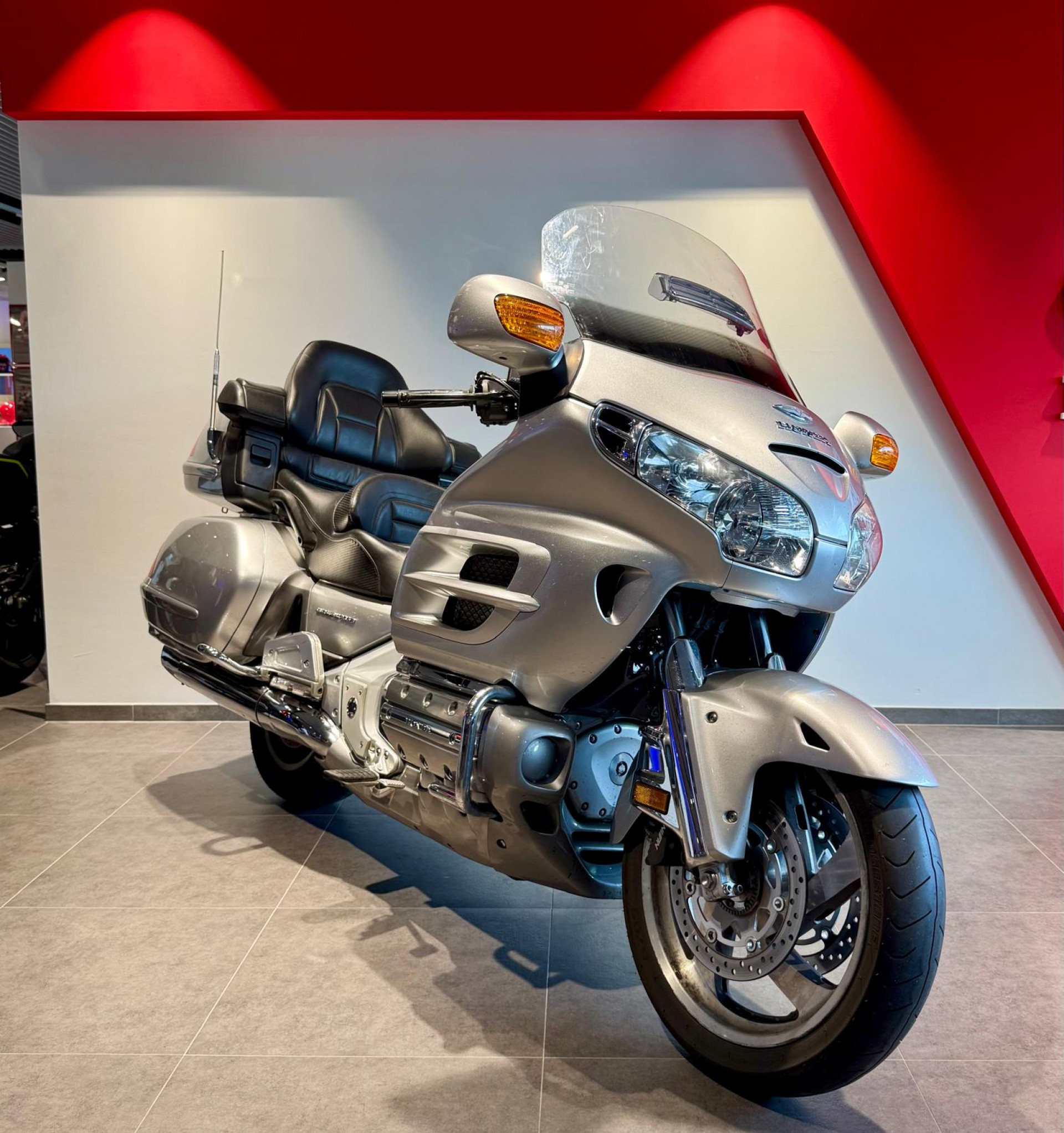 HONDA GL 1800 Gold Wing-image-0