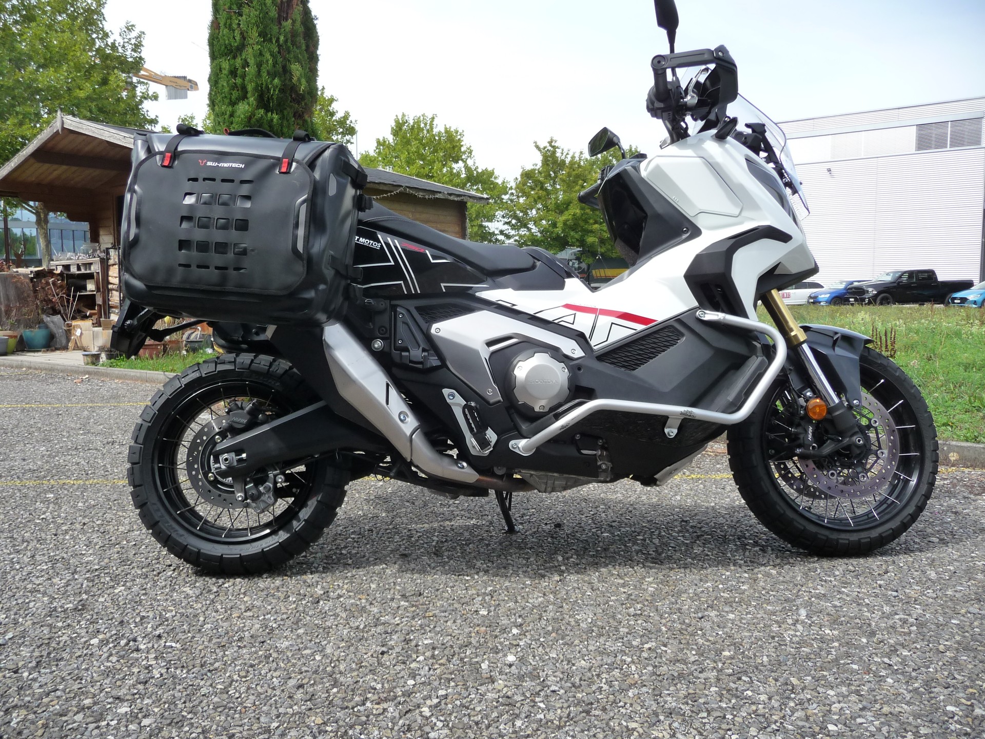 HONDA X-ADV 750-image-0