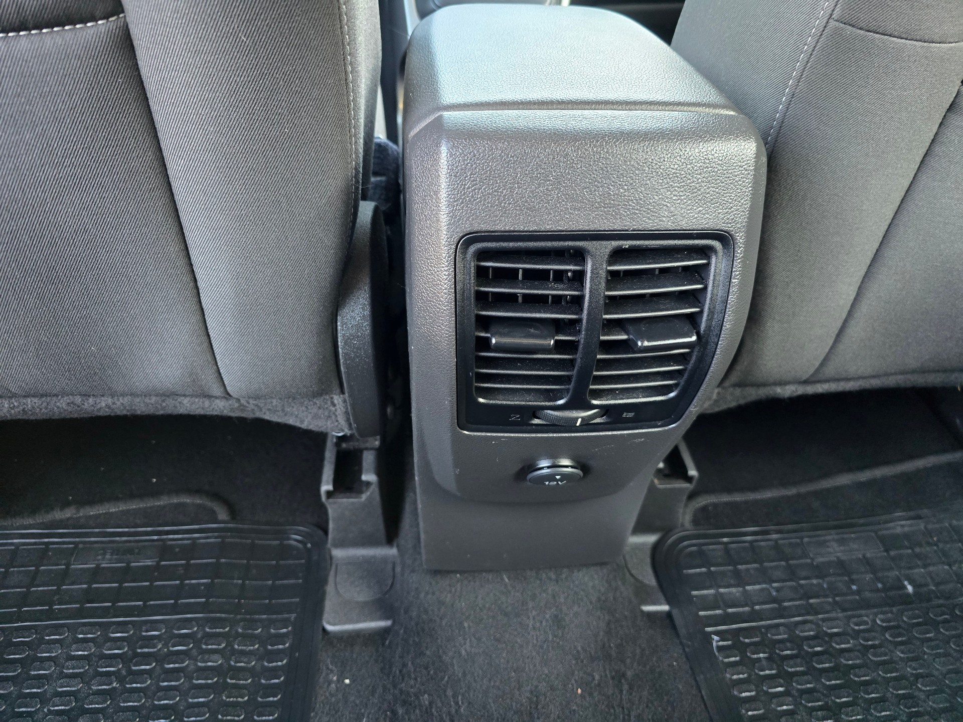 FORD Kuga 2.0 TDCi Carving 4WD PowerShift-image-15