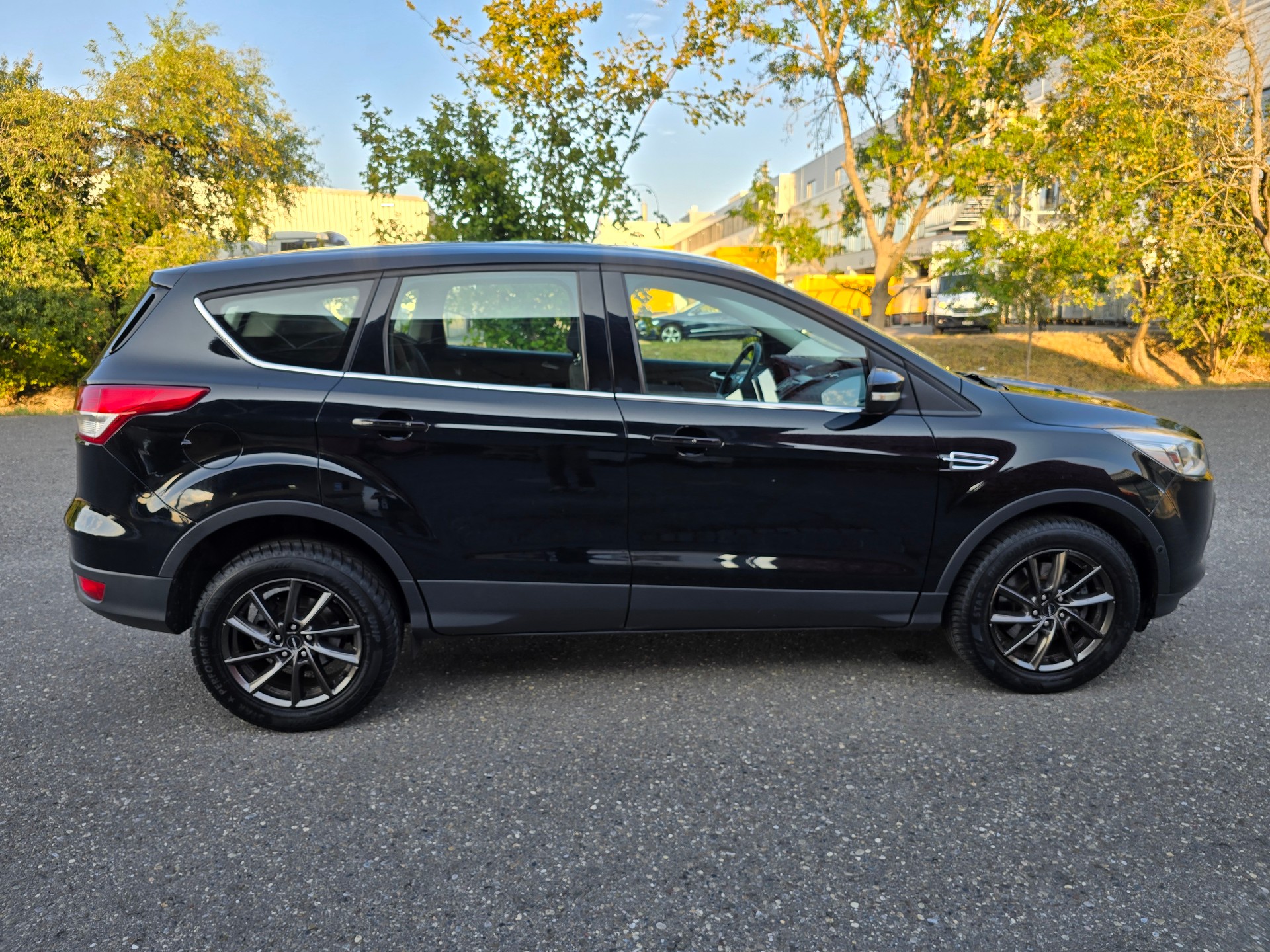 FORD Kuga 2.0 TDCi Carving 4WD PowerShift-image-8