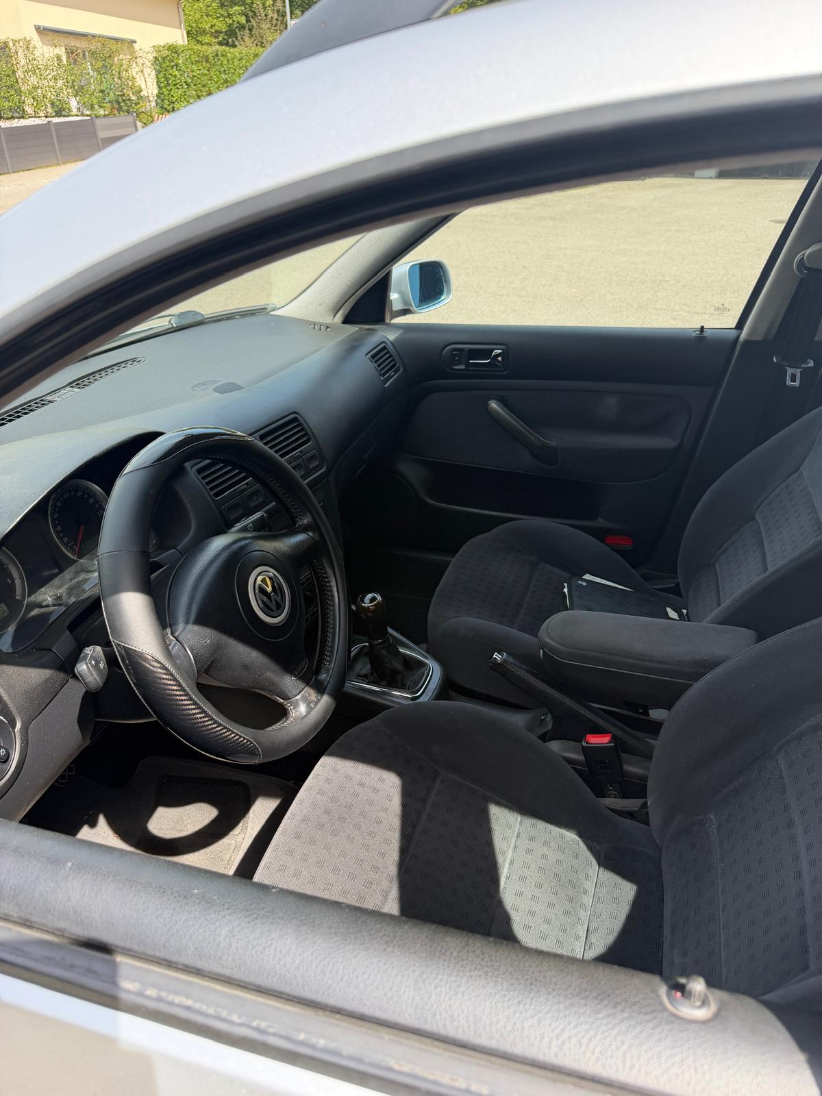 VW Bora Variant 1.9 TDI PD Highline-image-8
