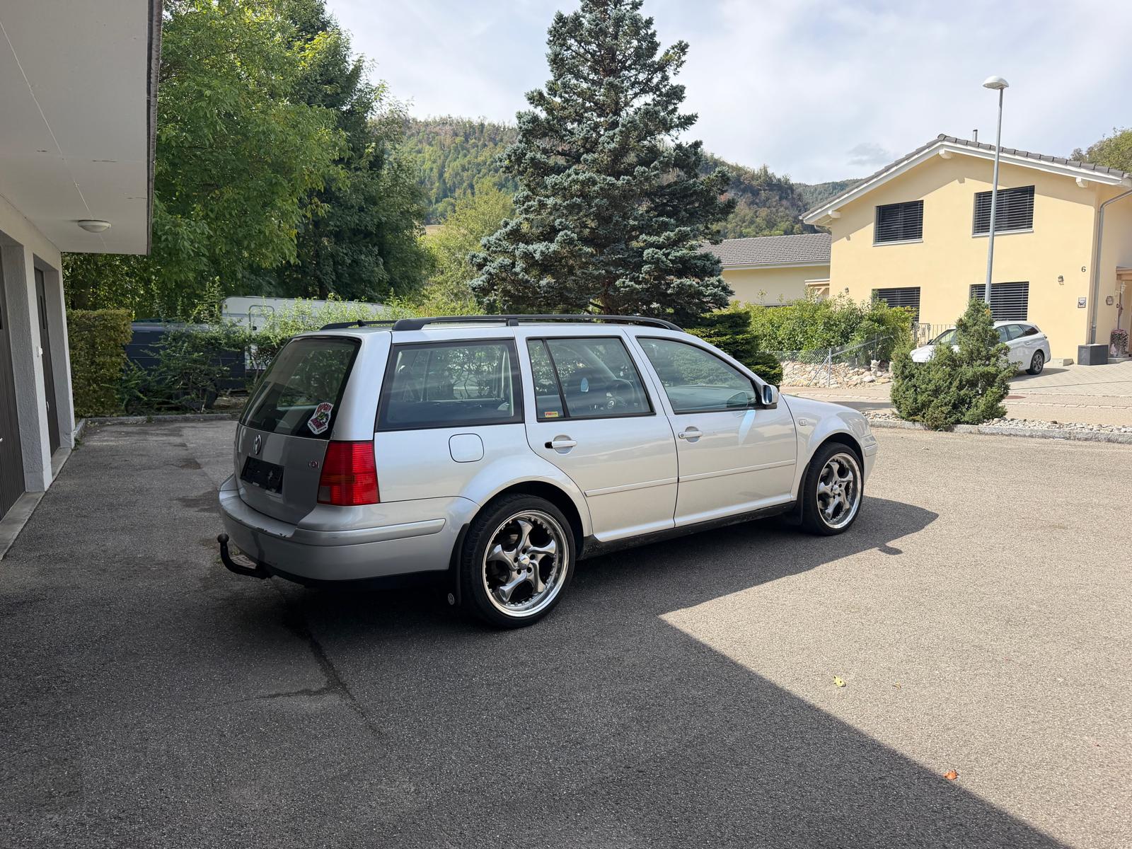 VW Bora Variant 1.9 TDI PD Highline-showroom-element-2