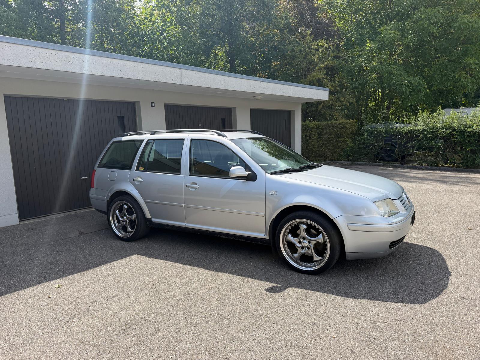VW Bora Variant 1.9 TDI PD Highline-showroom-element-3