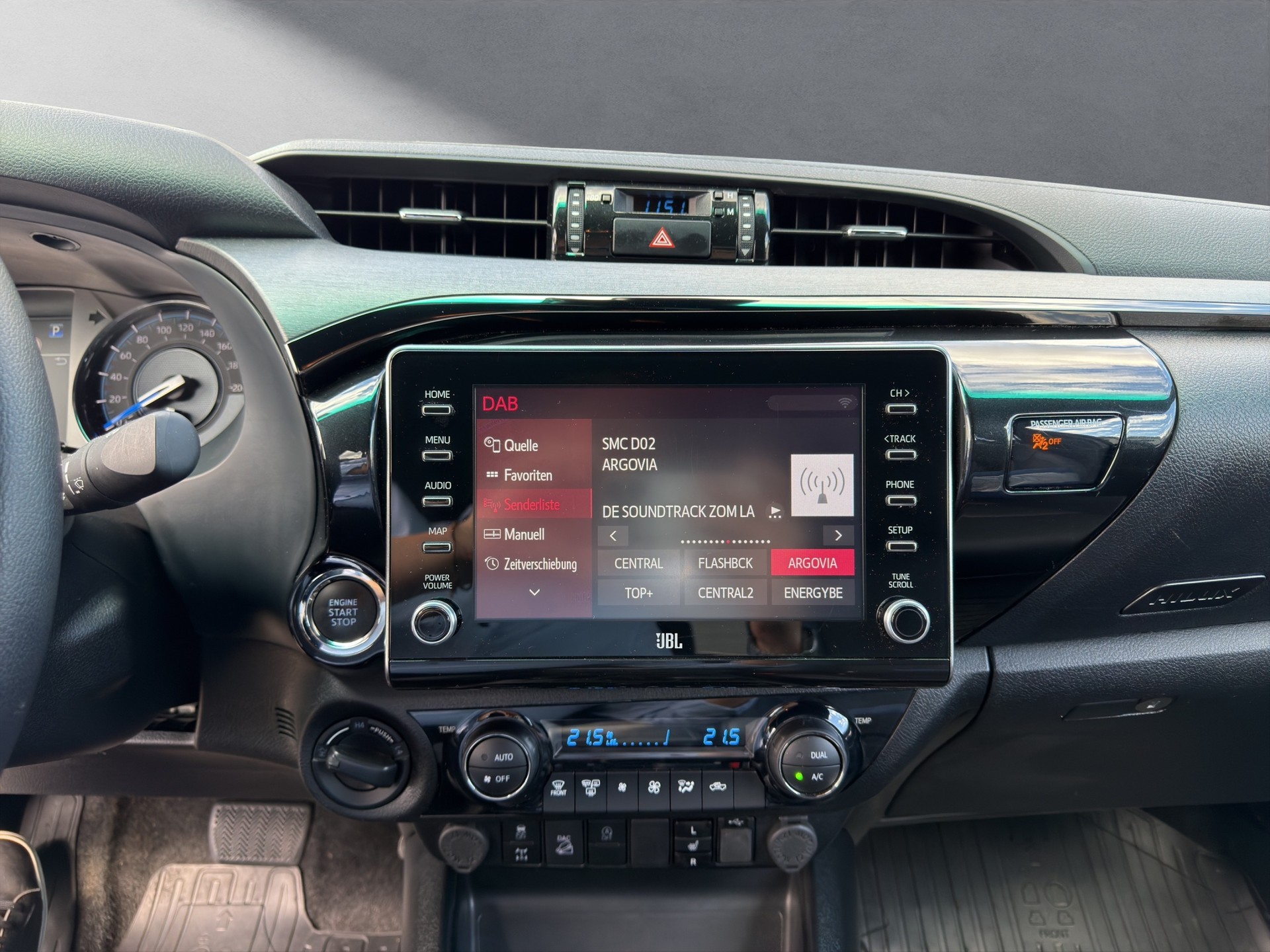 TOYOTA Hilux Double Cab.-Pick-up 2.8 D-4D 204 Invincible-image-5