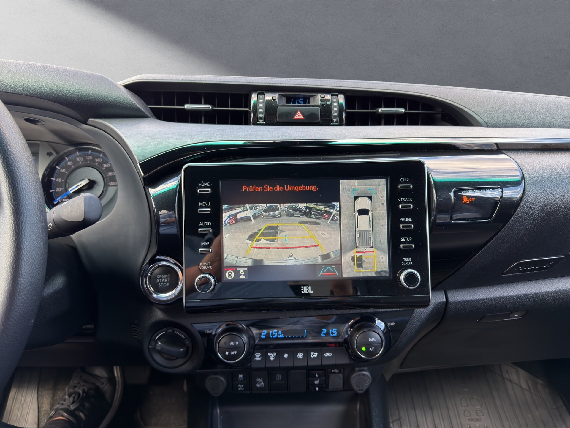 TOYOTA Hilux Double Cab.-Pick-up 2.8 D-4D 204 Invincible-image-7