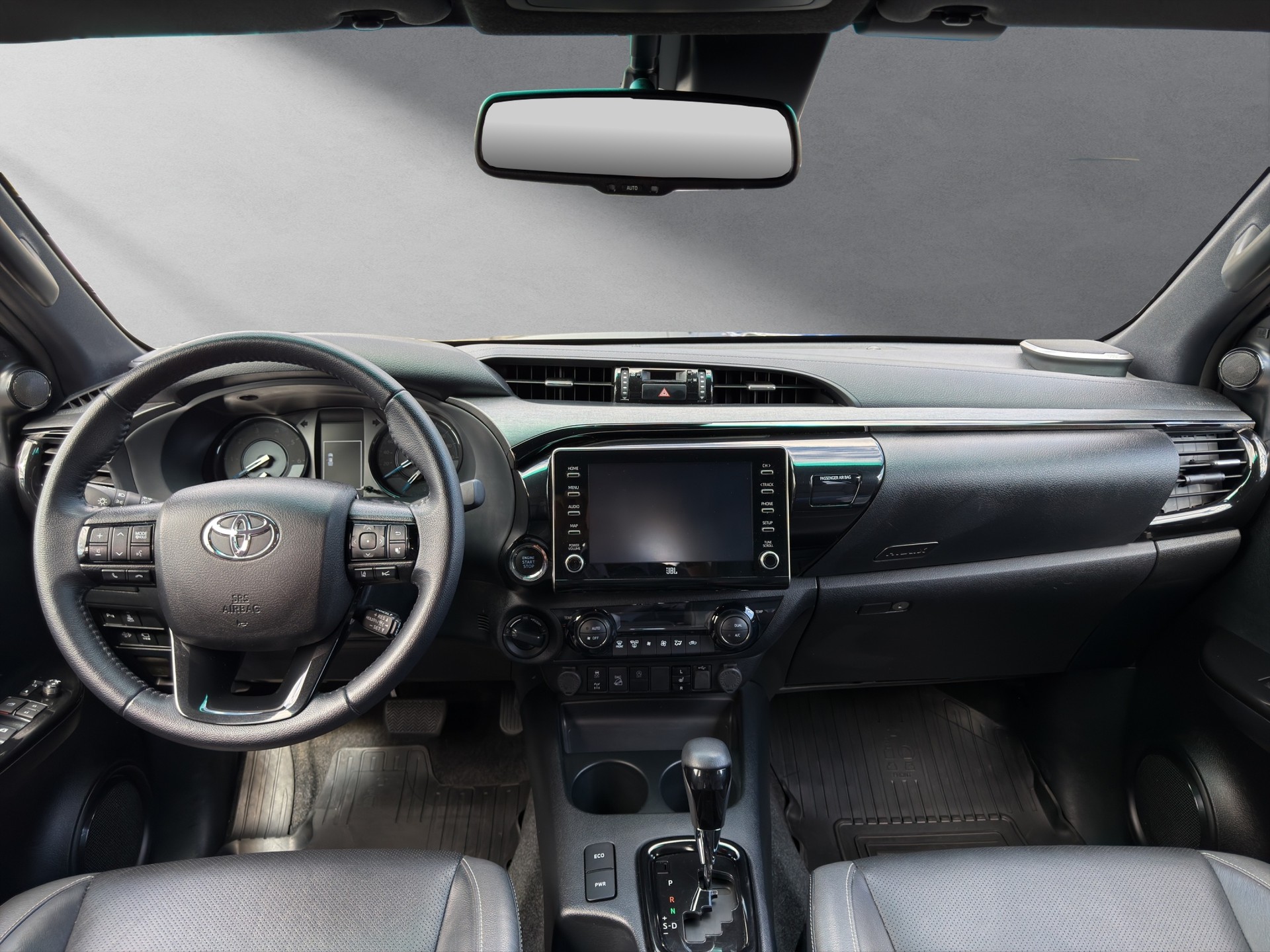 TOYOTA Hilux Double Cab.-Pick-up 2.8 D-4D 204 Invincible-showroom-element-3