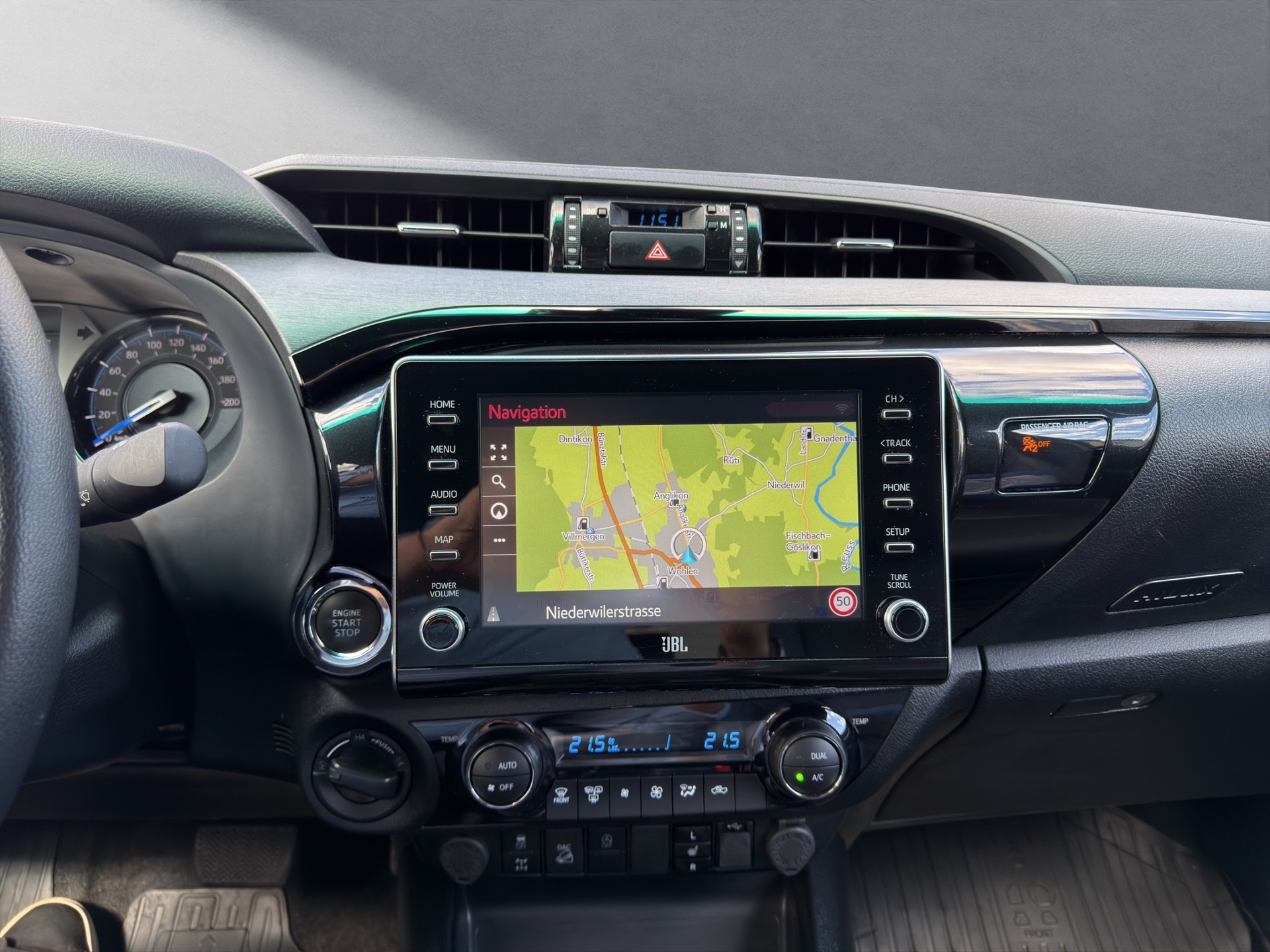 TOYOTA Hilux Double Cab.-Pick-up 2.8 D-4D 204 Invincible-image-6