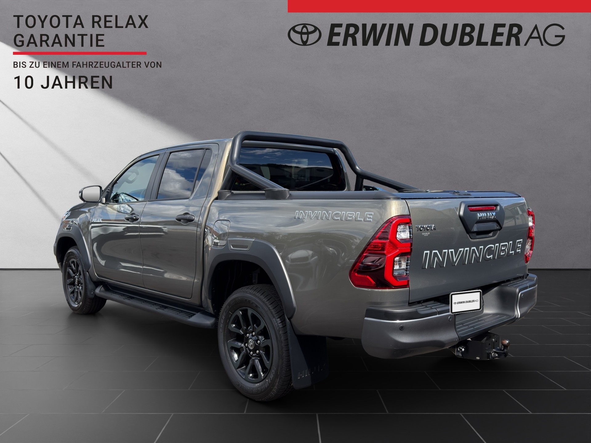 TOYOTA Hilux Double Cab.-Pick-up 2.8 D-4D 204 Invincible-showroom-element-2