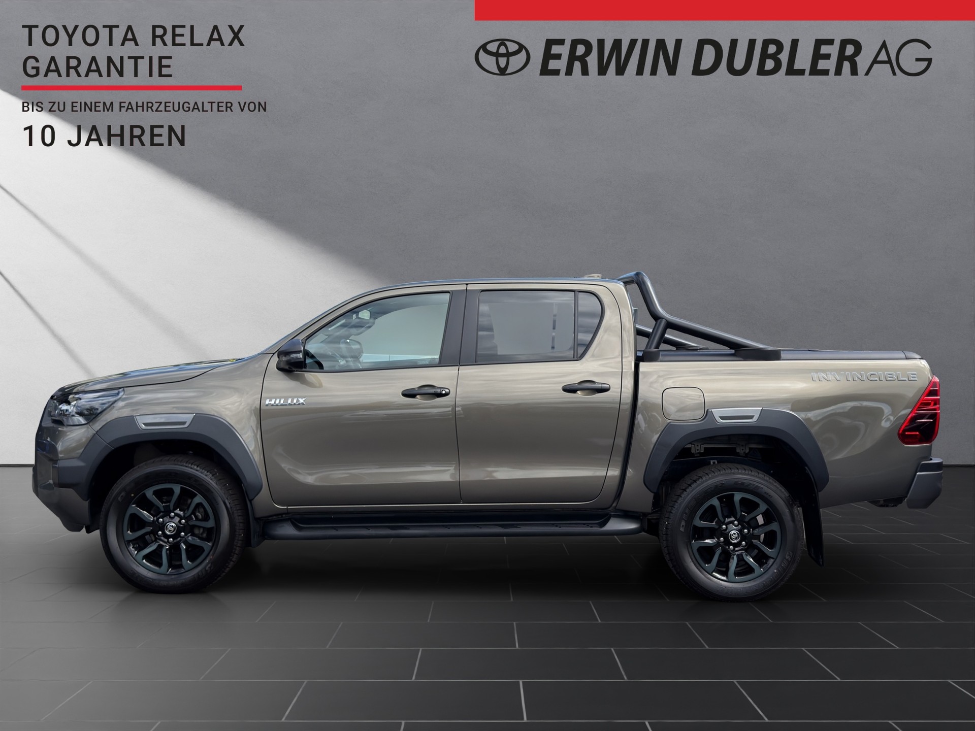 TOYOTA Hilux Double Cab.-Pick-up 2.8 D-4D 204 Invincible-showroom-element-1