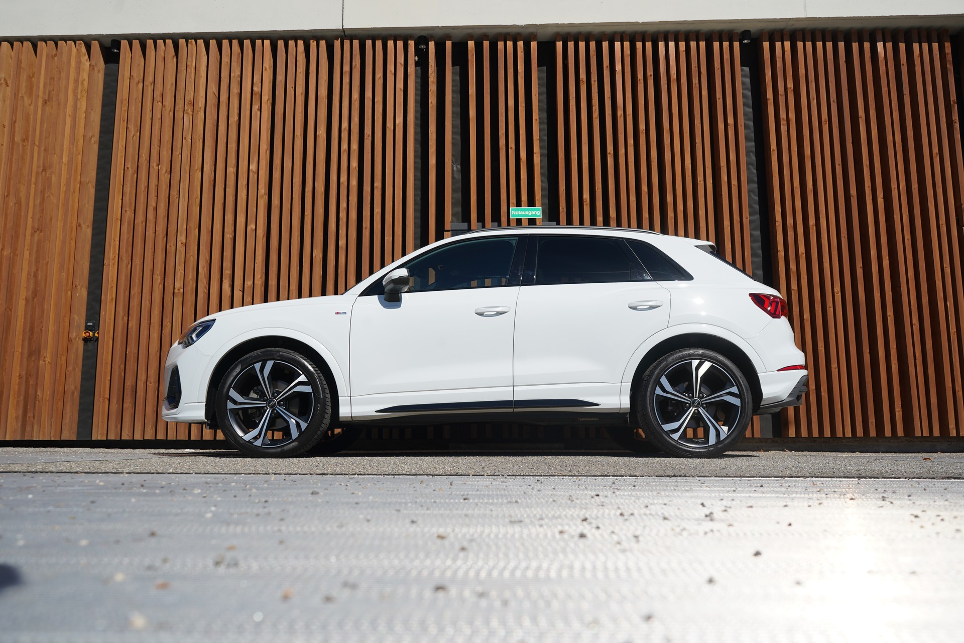 AUDI Q3 SPORTBACK 35 TFSI S LINE BLACK S-TRONIC l 150 PS-showroom-element-3