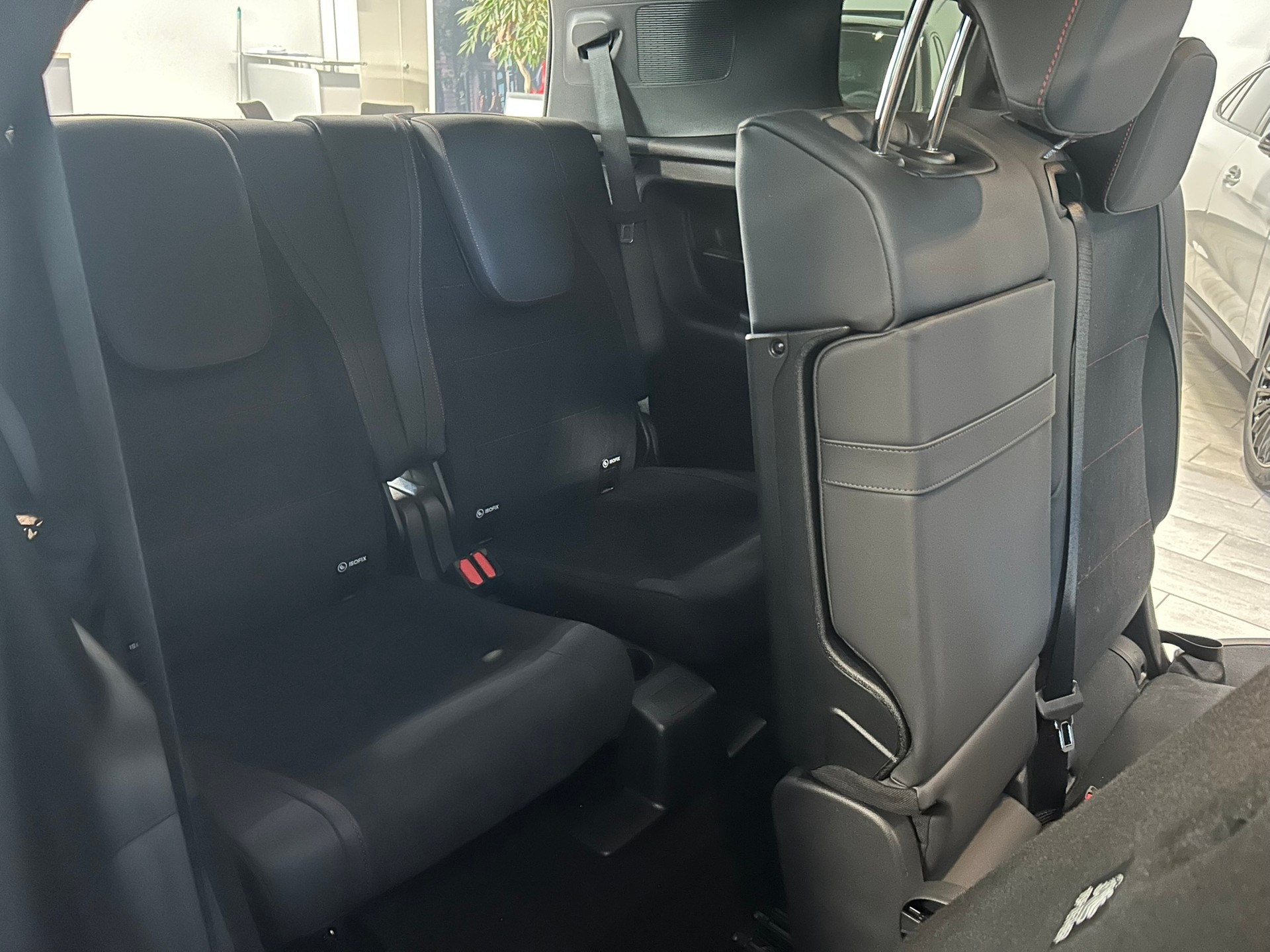 MERCEDES-BENZ GLB 350 85kWh EQ AMG Line 4Matic-image-21