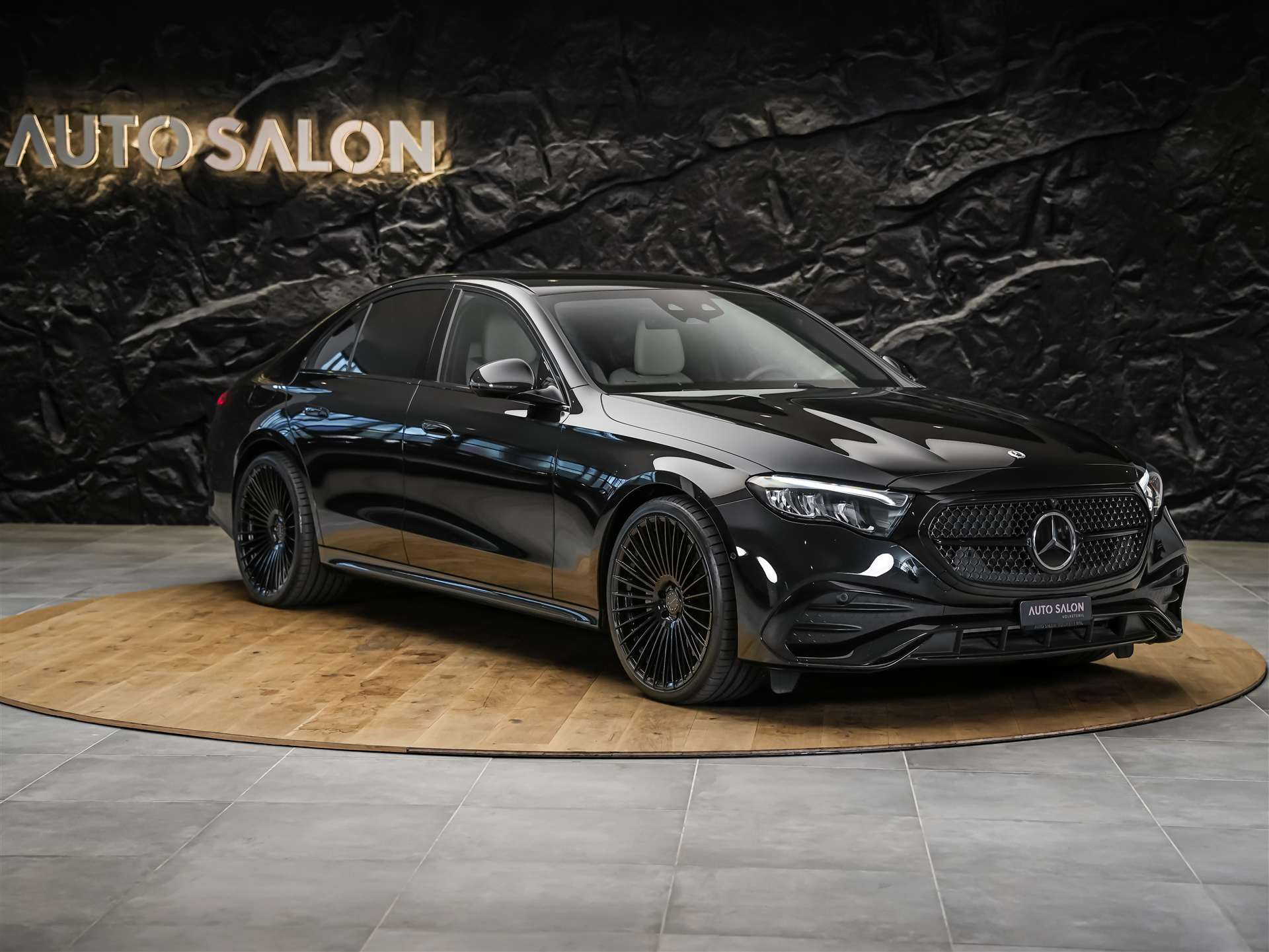 MERCEDES-BENZ E 220 d AMG Line 4Matic 9G-Tronic *21" Felgen*Werksgarantie*Superscreen*-image-6