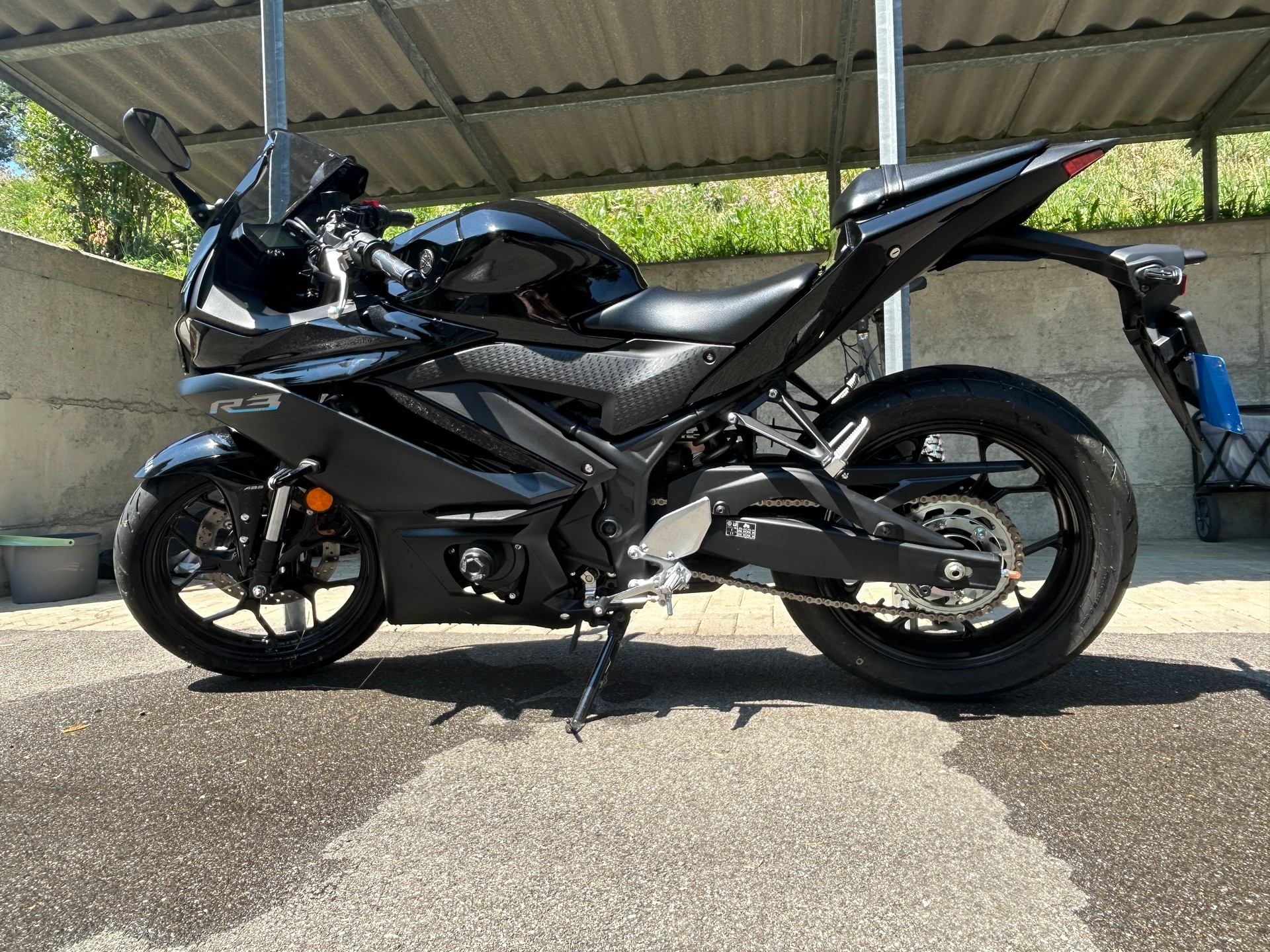 YAMAHA YZF-R3-image-2