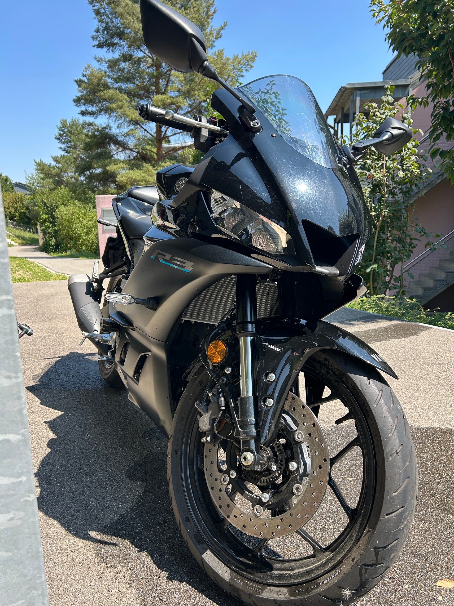 YAMAHA YZF-R3-image-1