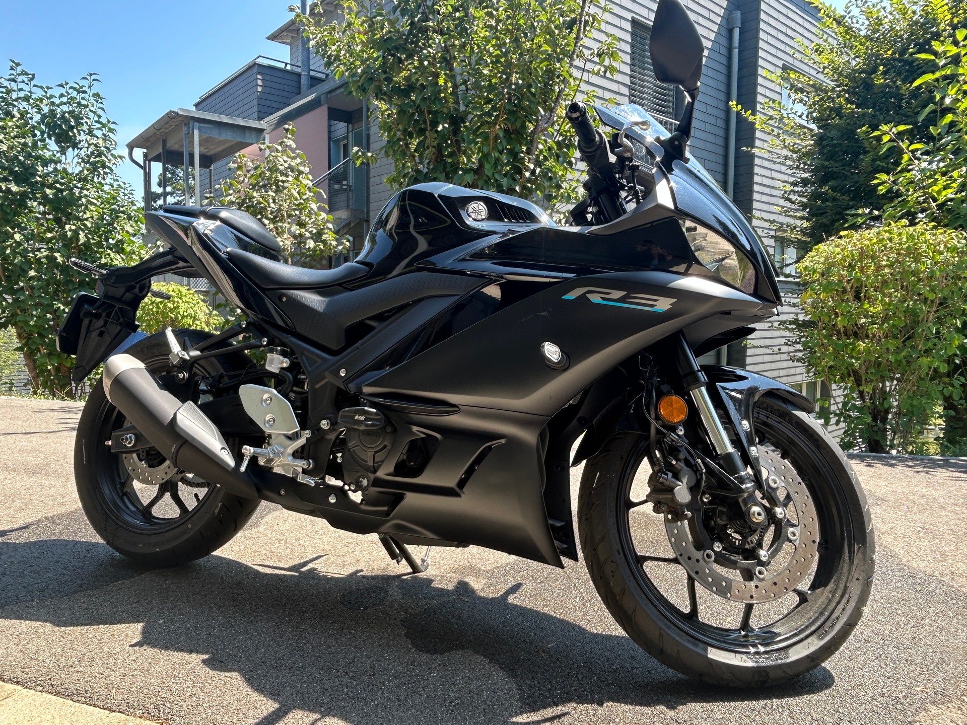 YAMAHA YZF-R3-image-3