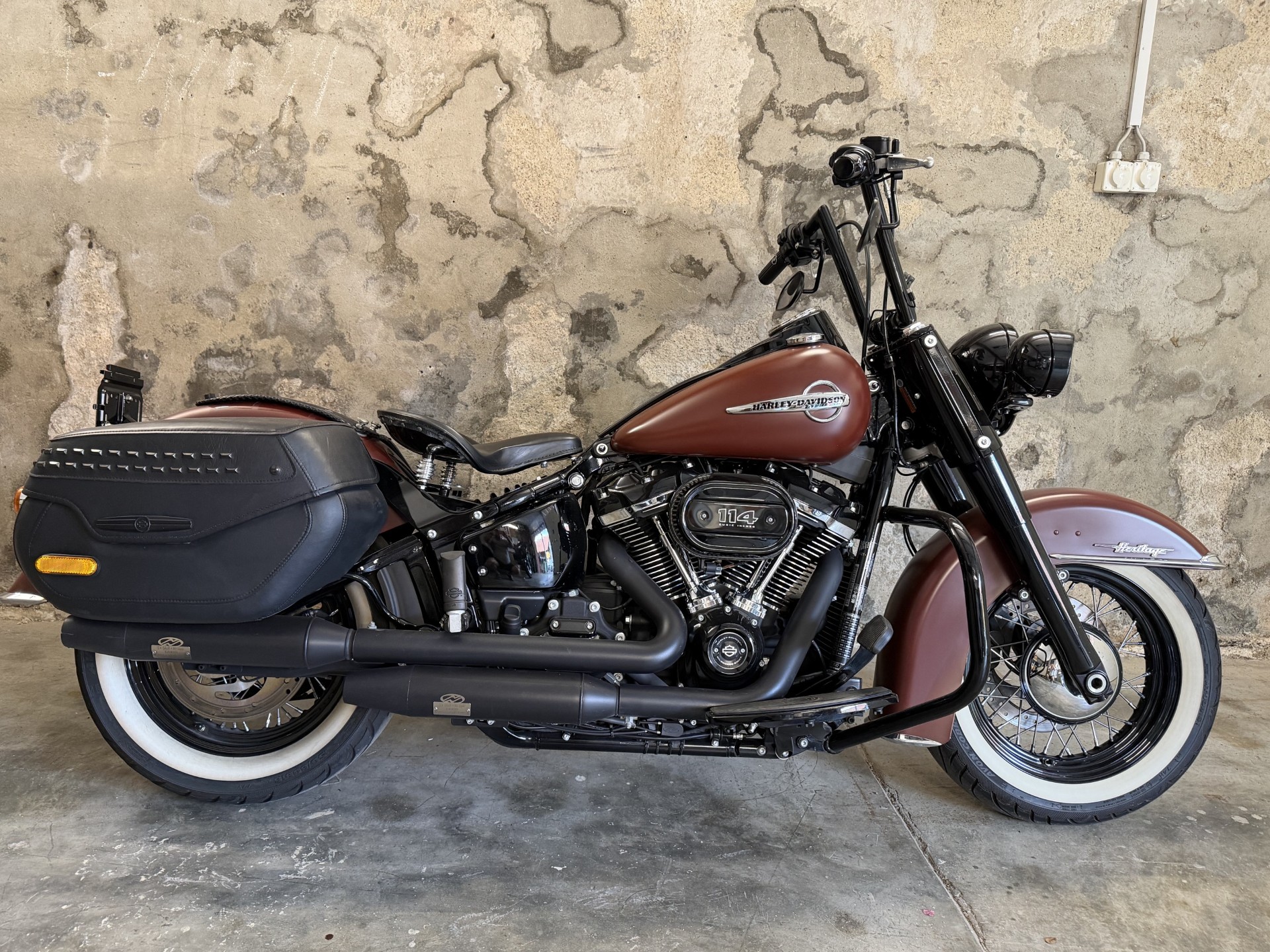 HARLEY-DAVIDSON FLHCS Heritage Classic 114 ABS-image-0