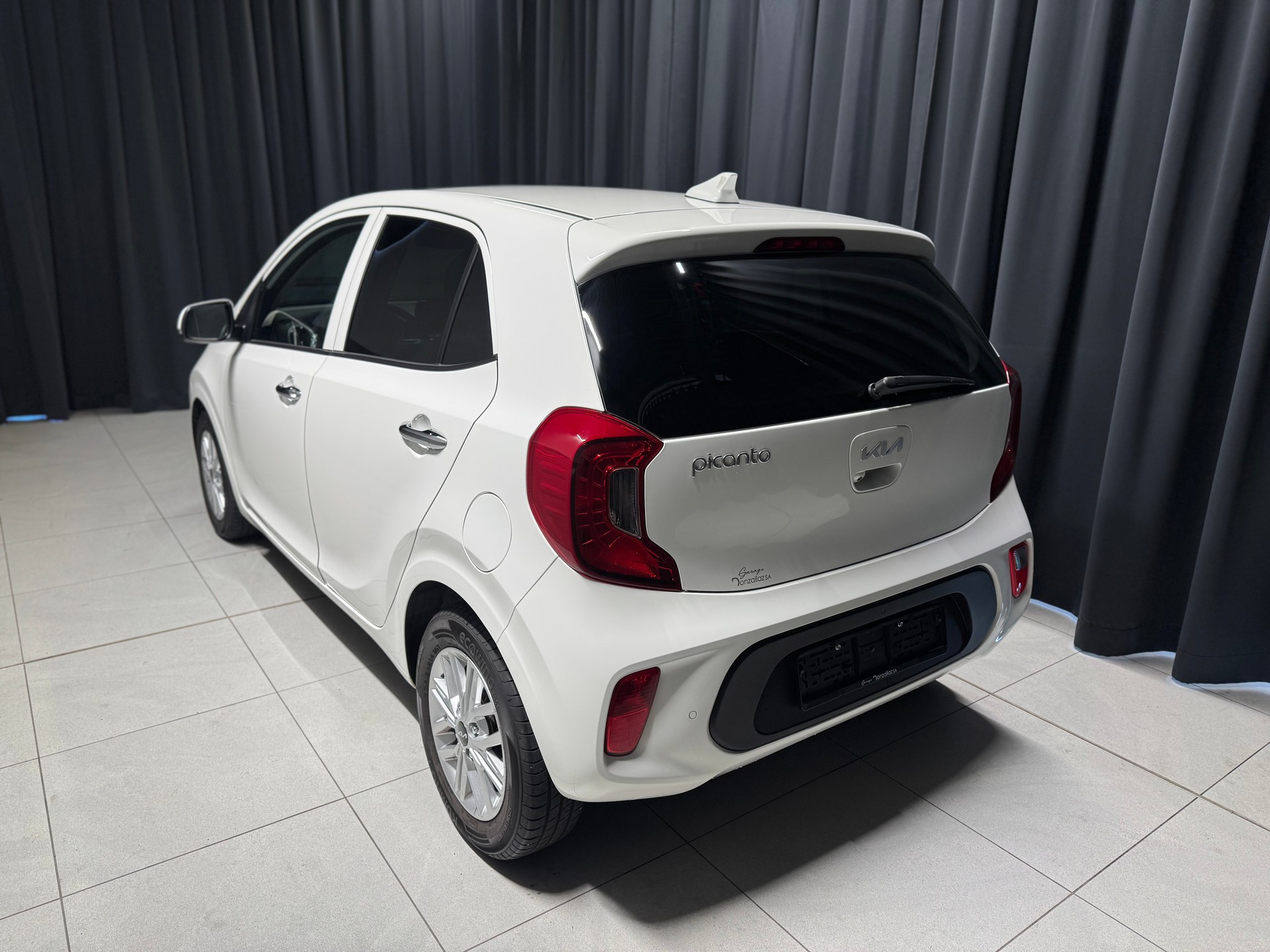 KIA Picanto 1.0 CVVT First Edition AMT (11)-showroom-element-3