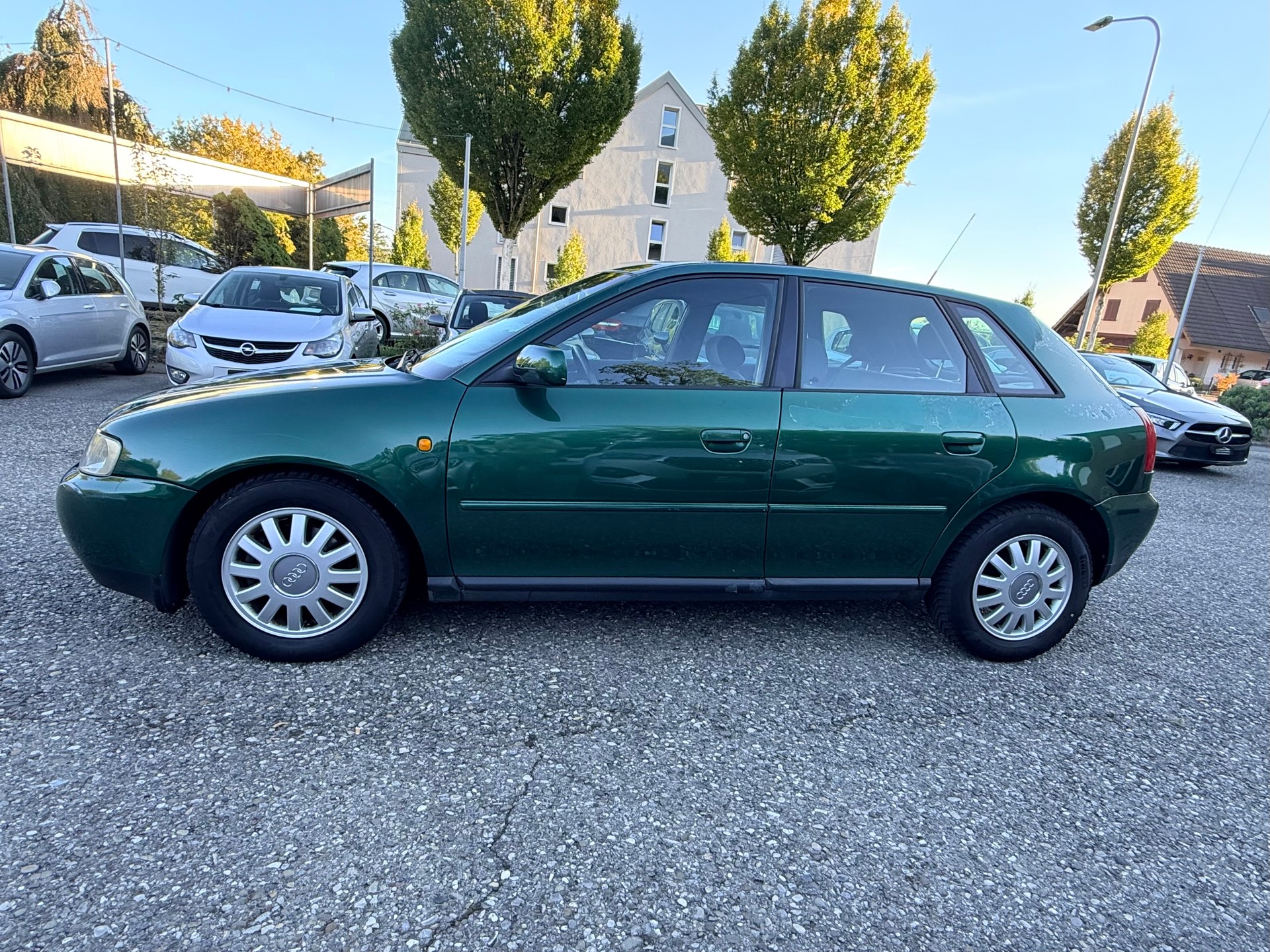 AUDI A3 1.8 T Ambition-showroom-element-3