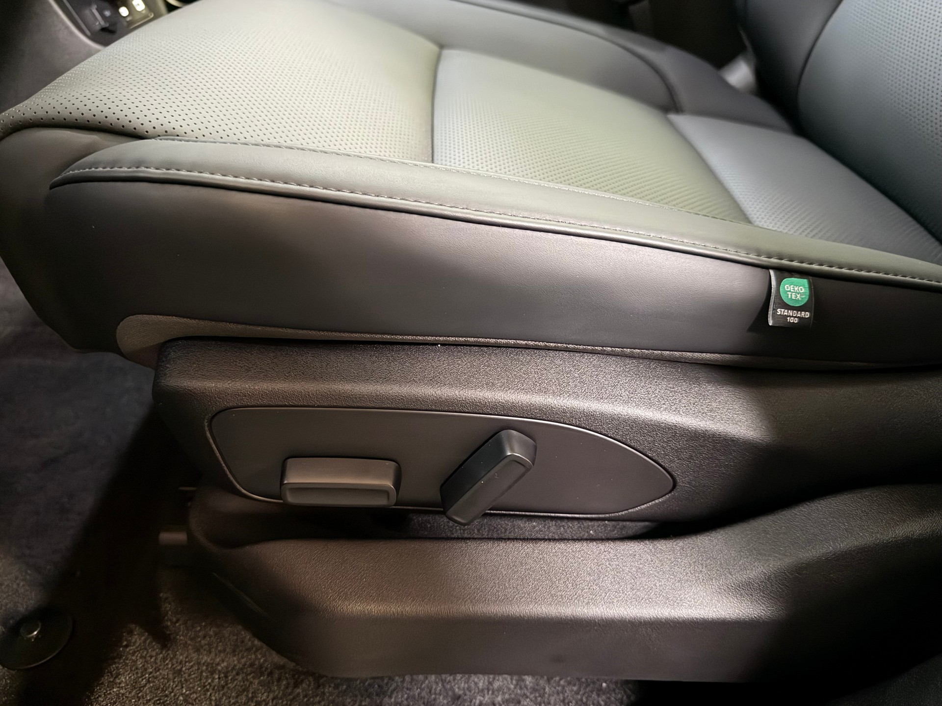 LEAPMOTOR C10 REEV 28kWh Design-image-19
