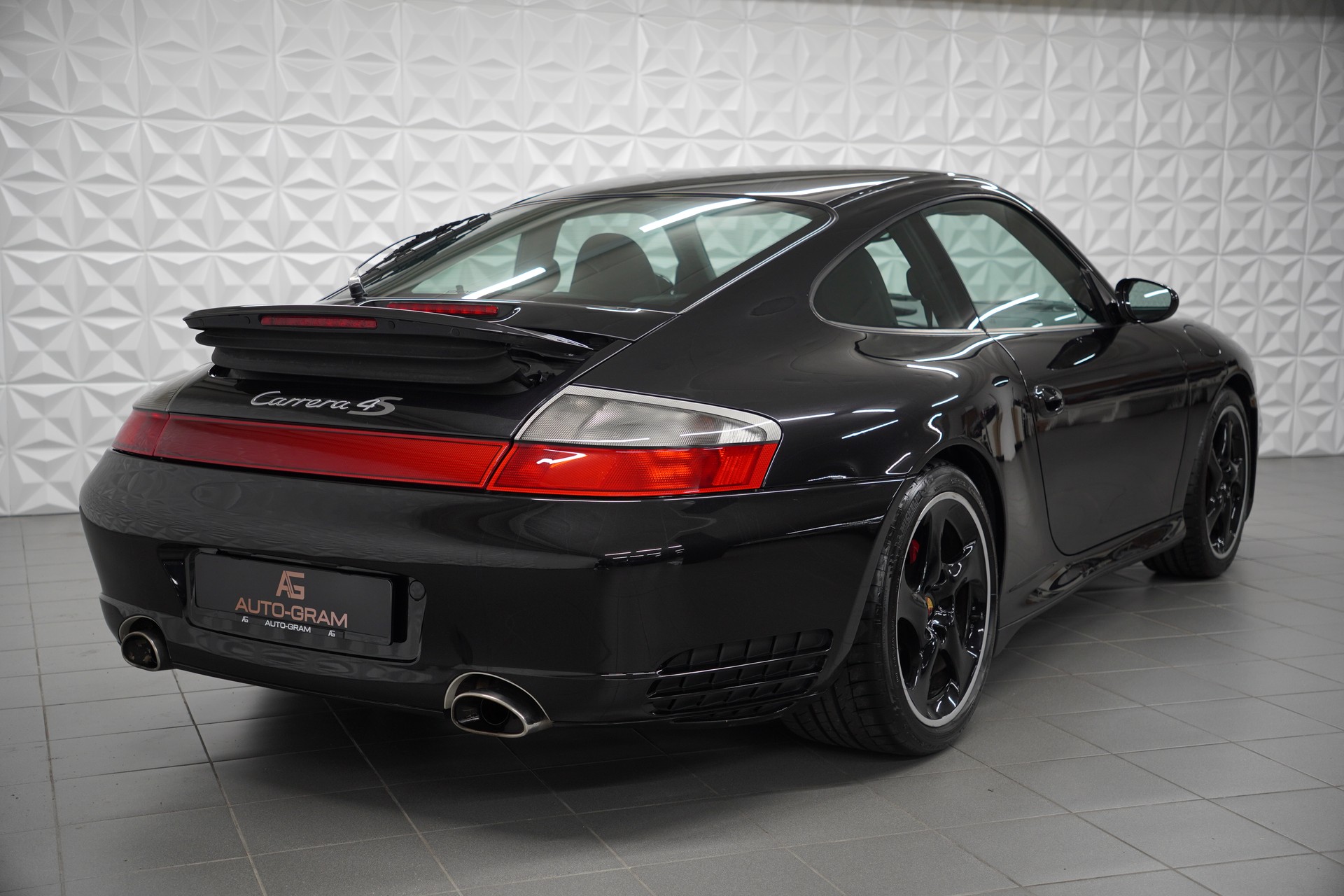 PORSCHE 911 Carrera 4 S-image-4