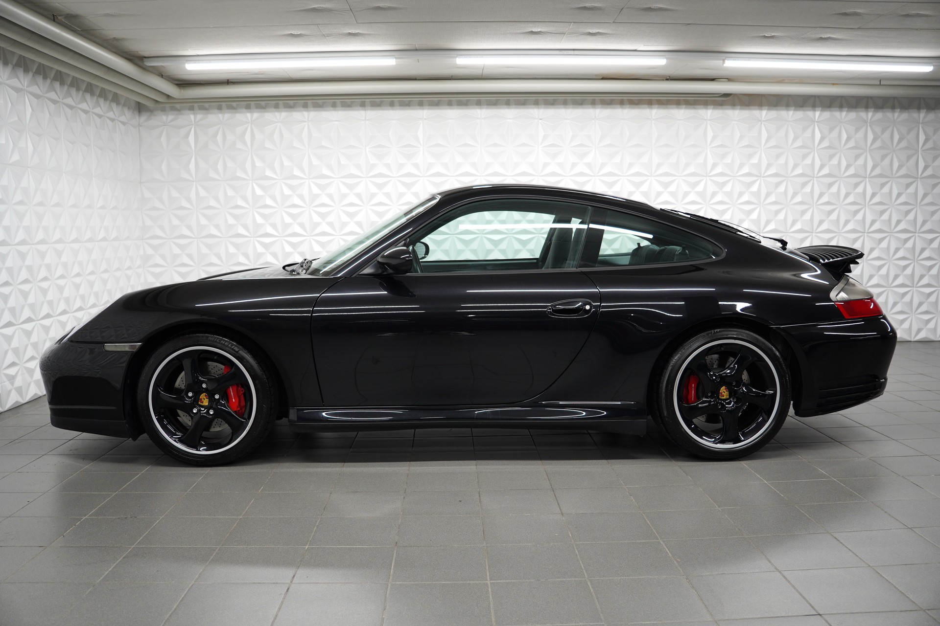 PORSCHE 911 Carrera 4 S-showroom-element-1