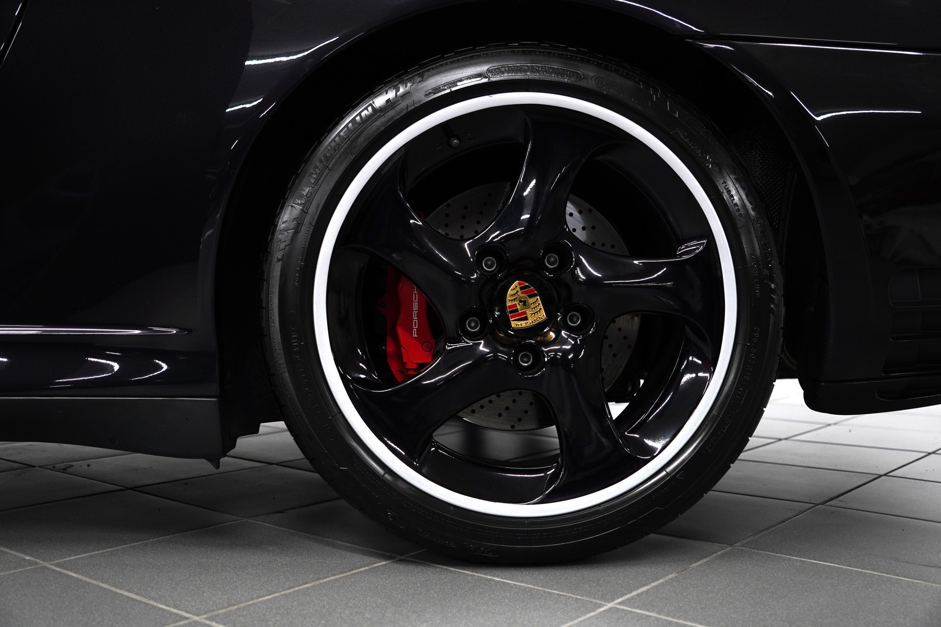 PORSCHE 911 Carrera 4 S-image-9